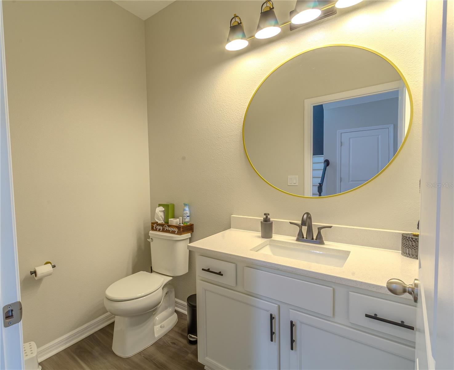 1261 Lone Palm Way Property Photo 32