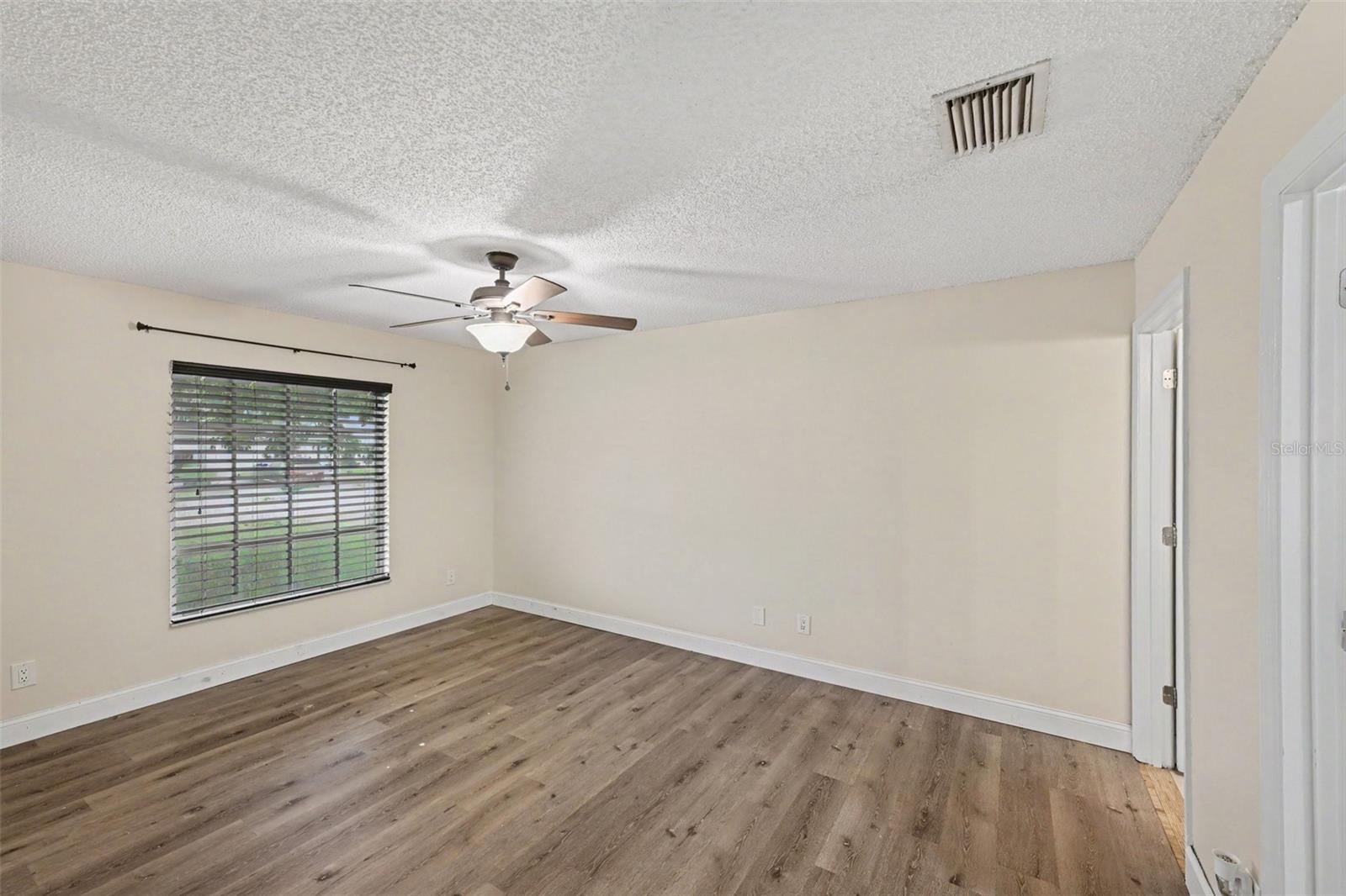 6289 Leonard Ave Property Photo 11