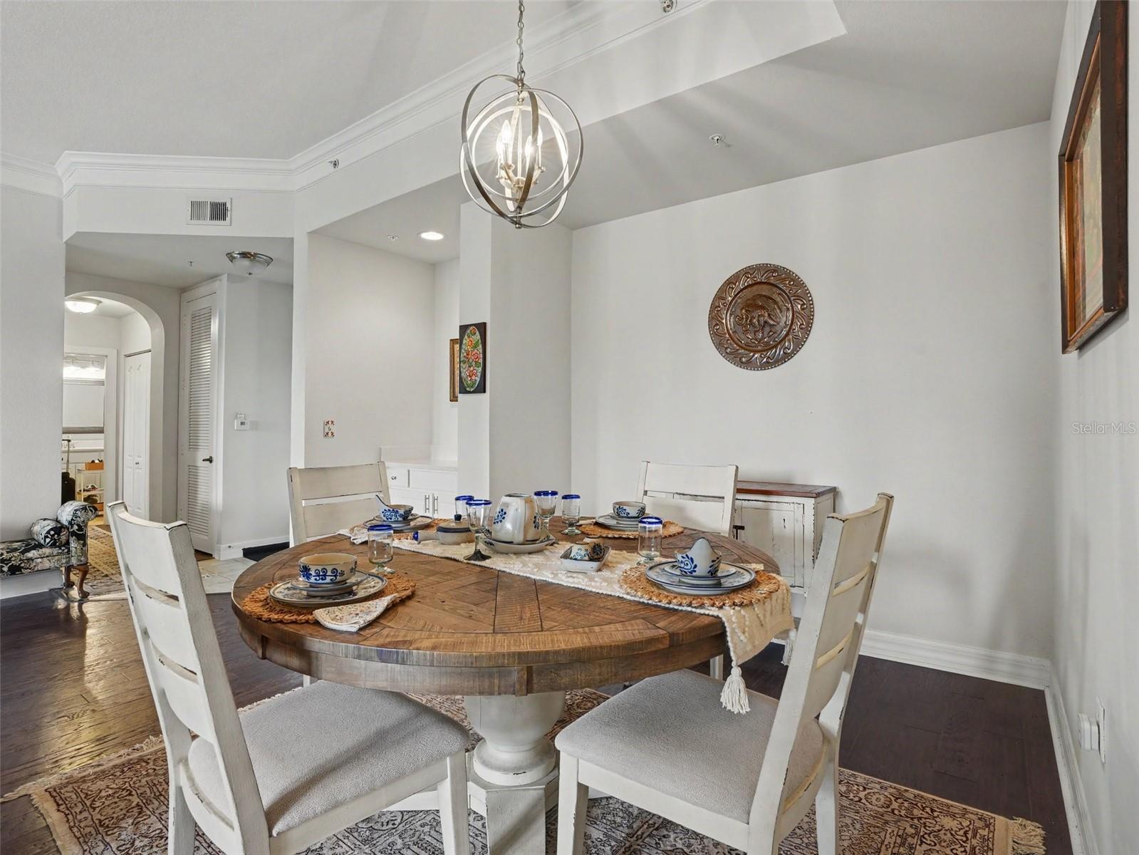 501 Mirasol Cir #313 Property Photo 10