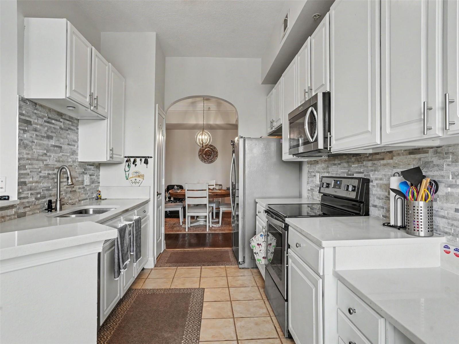501 Mirasol Cir #313 Property Photo 16