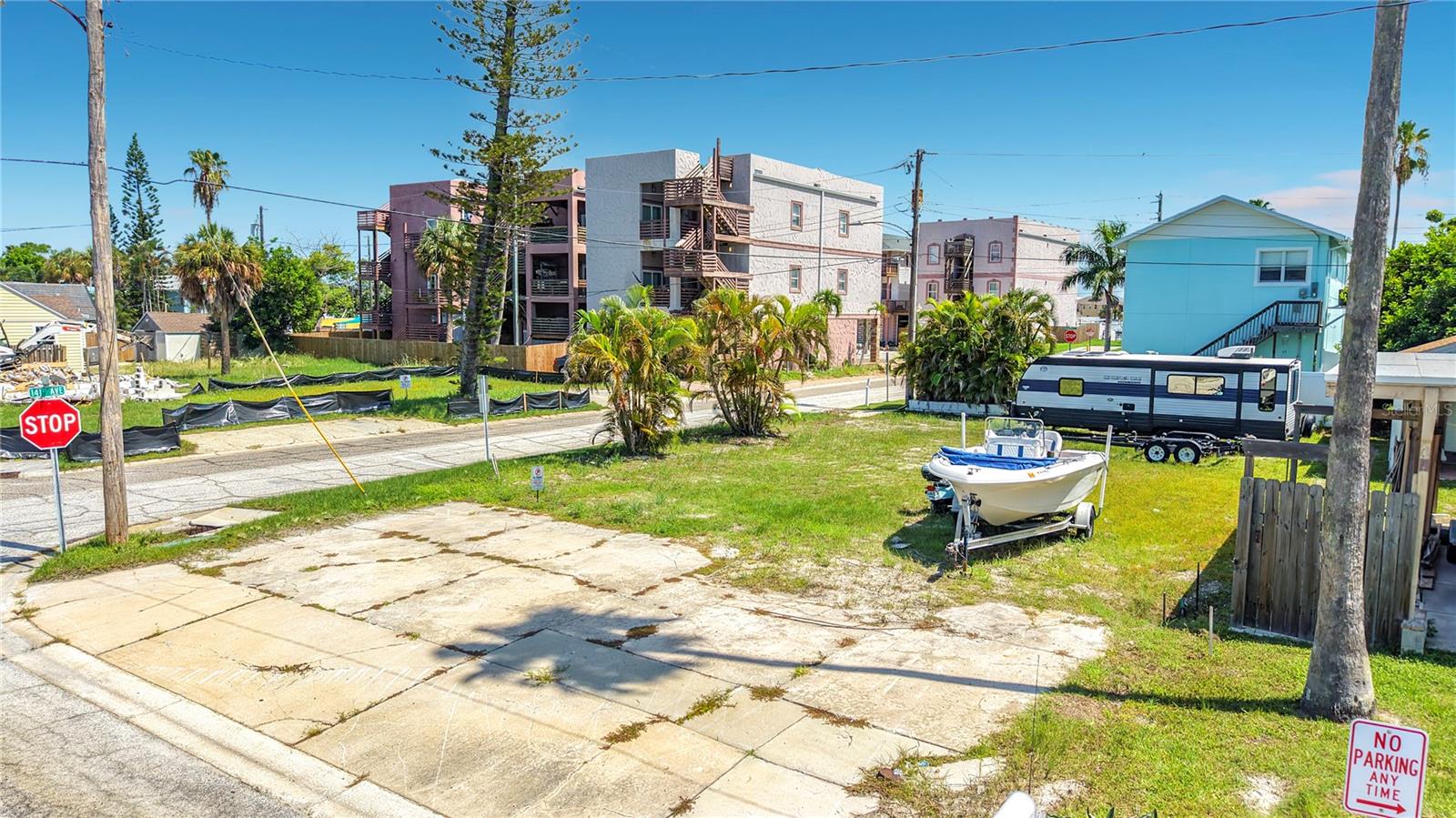 14065 Palm St Property Photo 15