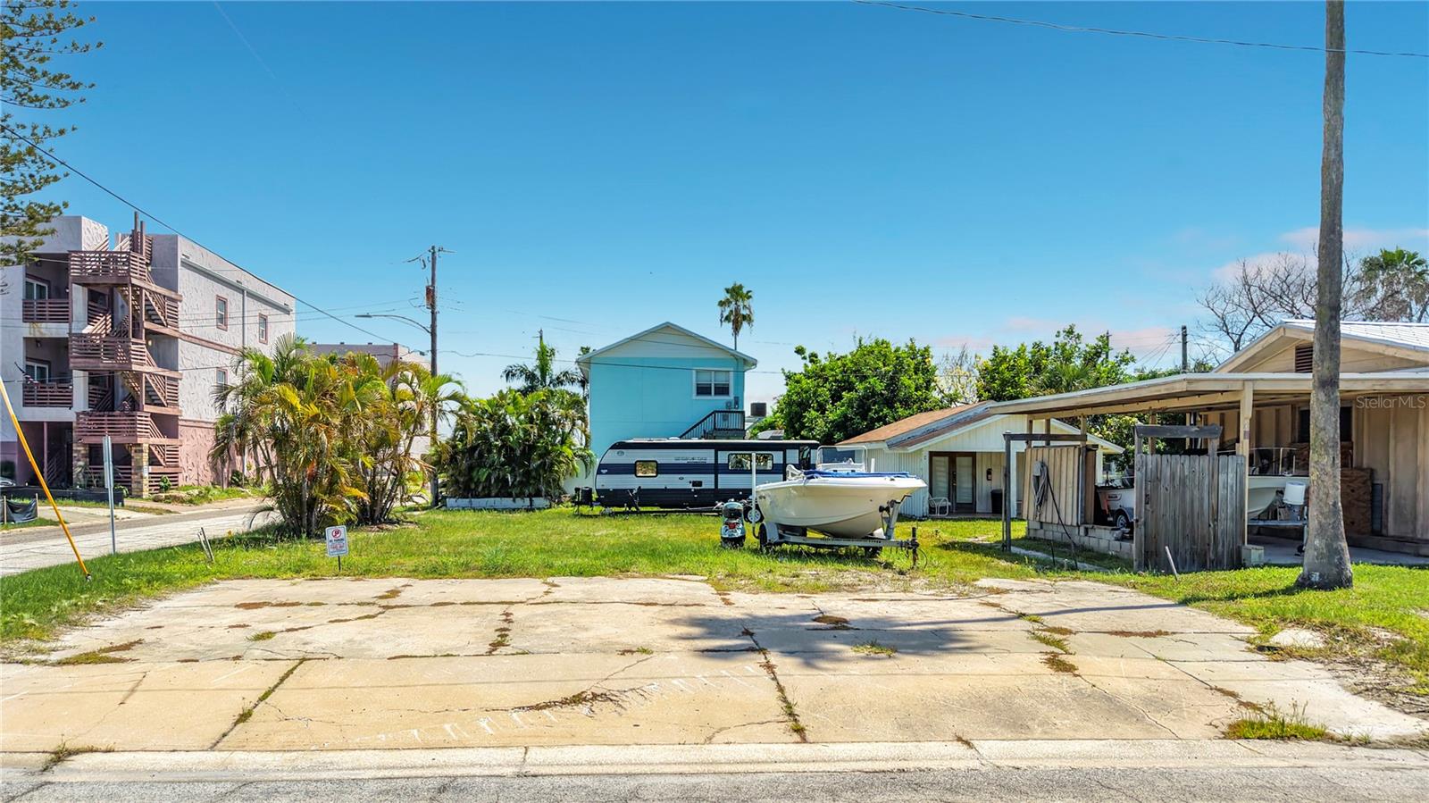 14065 Palm St Property Photo 18