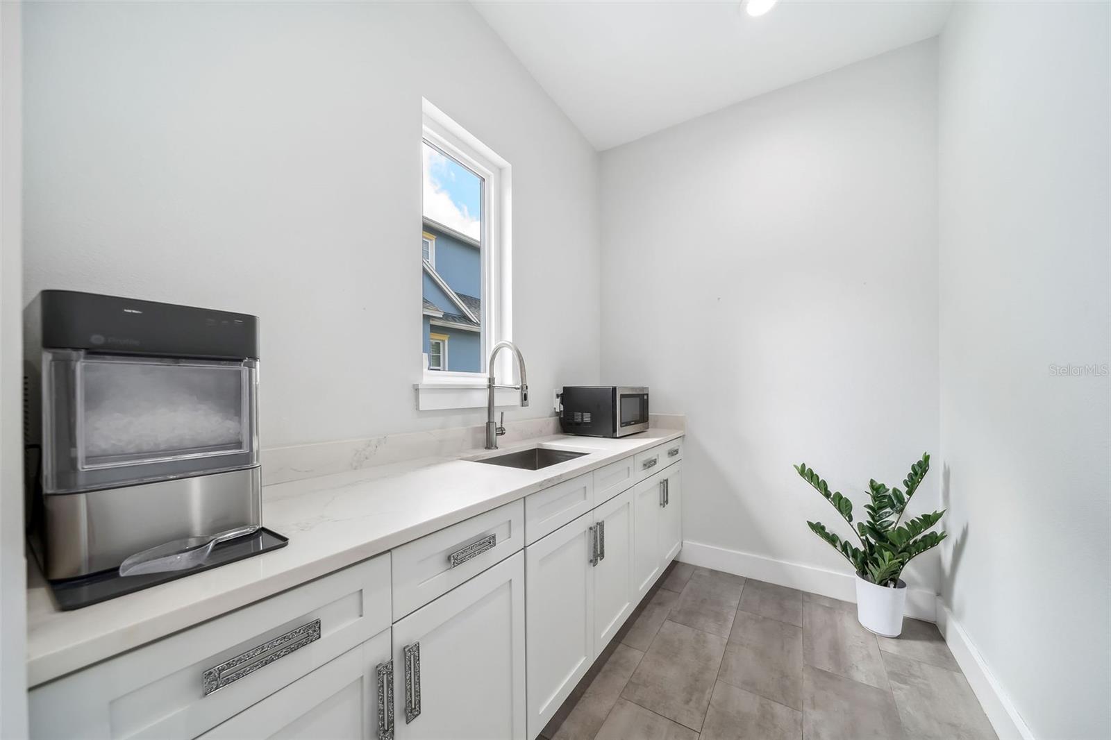 2407 Lafayette Ave Property Photo 12