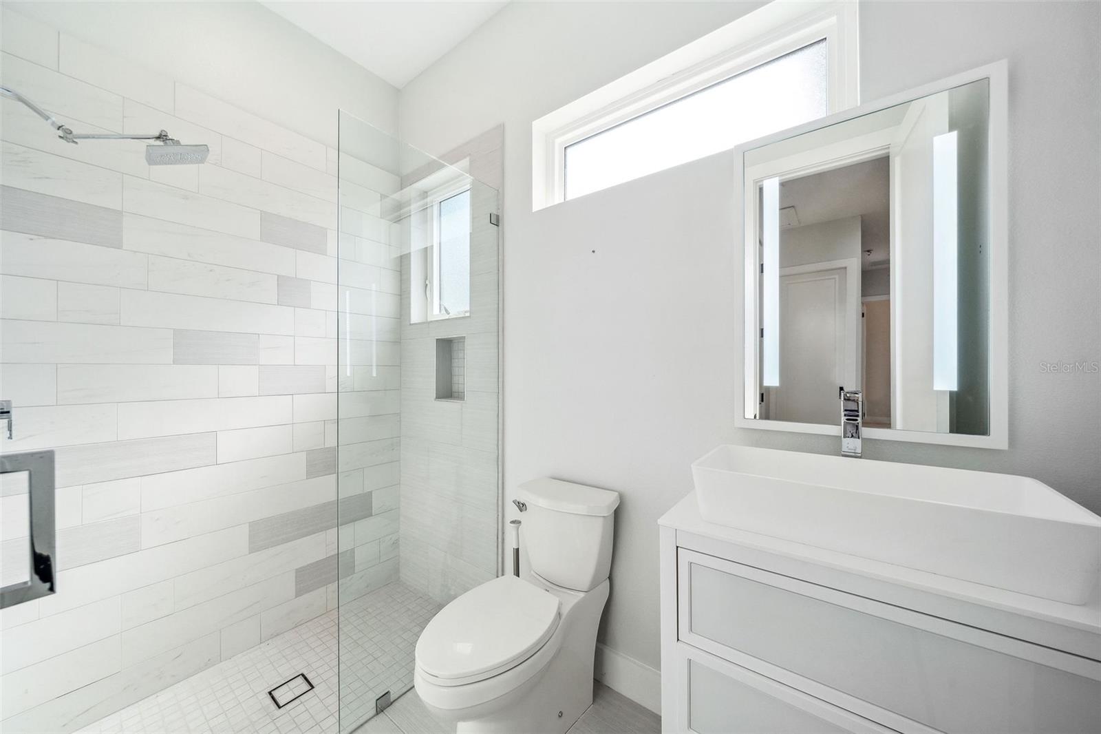 2407 Lafayette Ave Property Photo 29