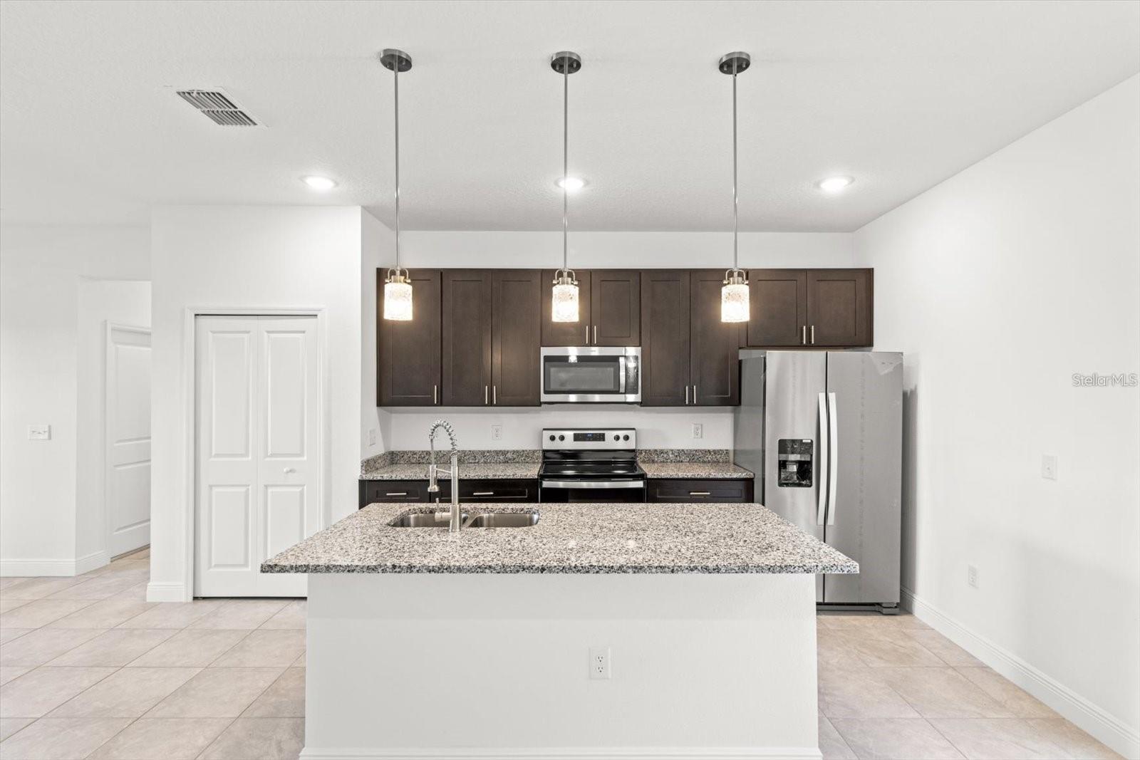 281 Marion Oaks Crse Property Photo 5