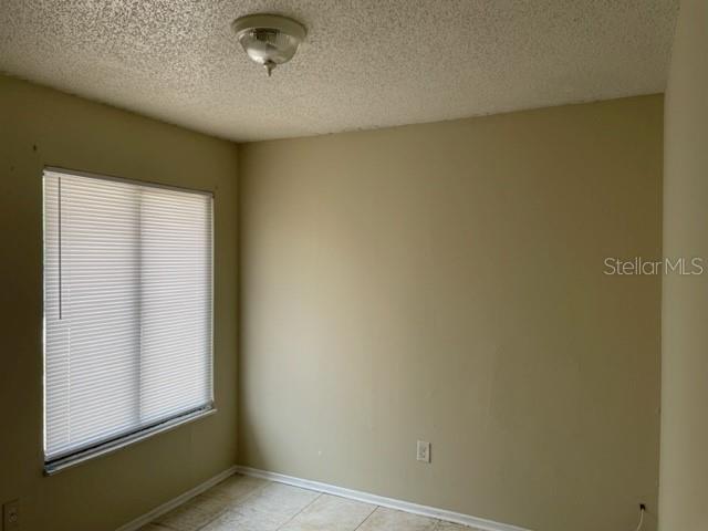 O6431327 Property Photo 8