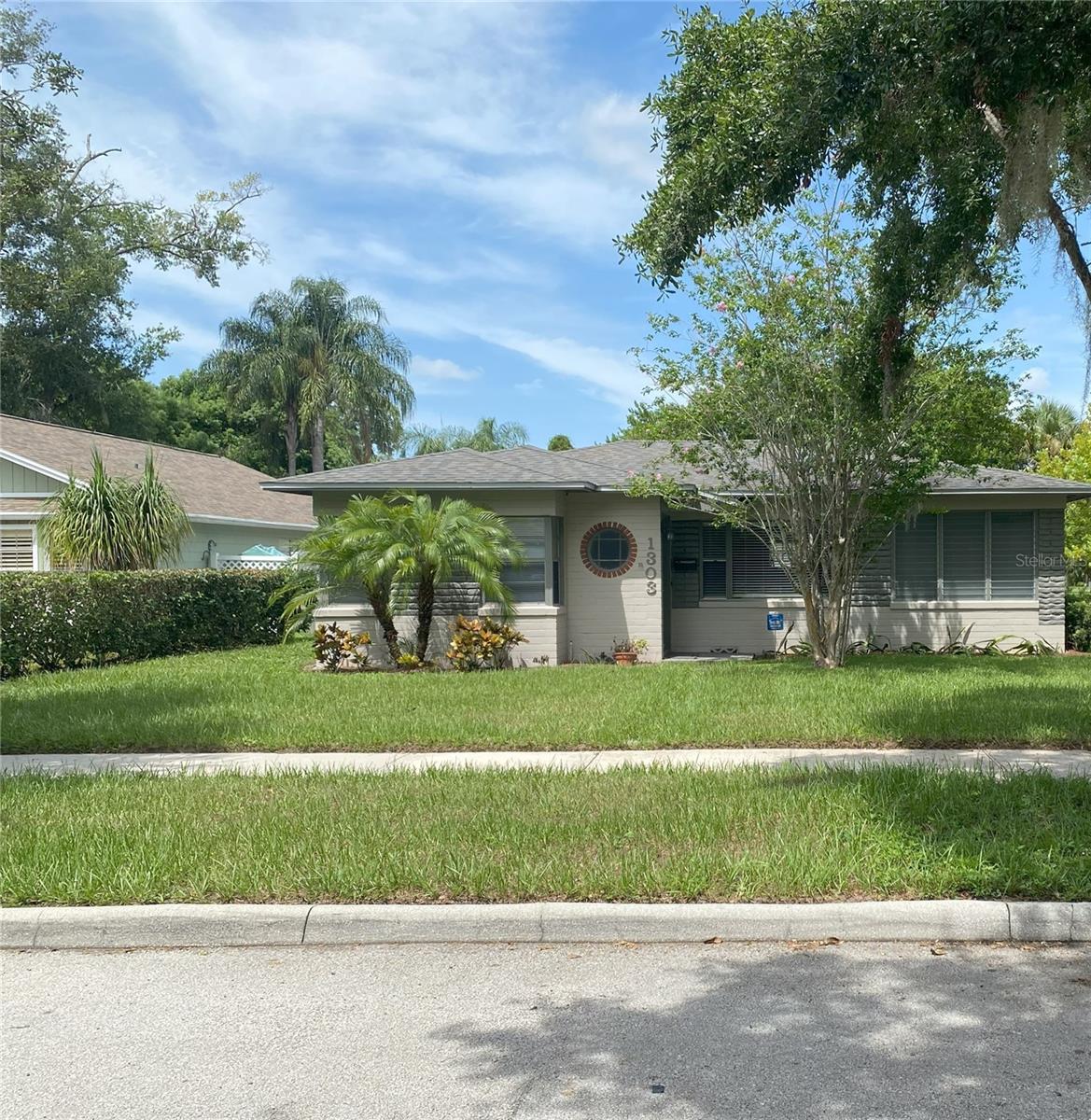 1303 CANTERBURY RD Property Photo 1
