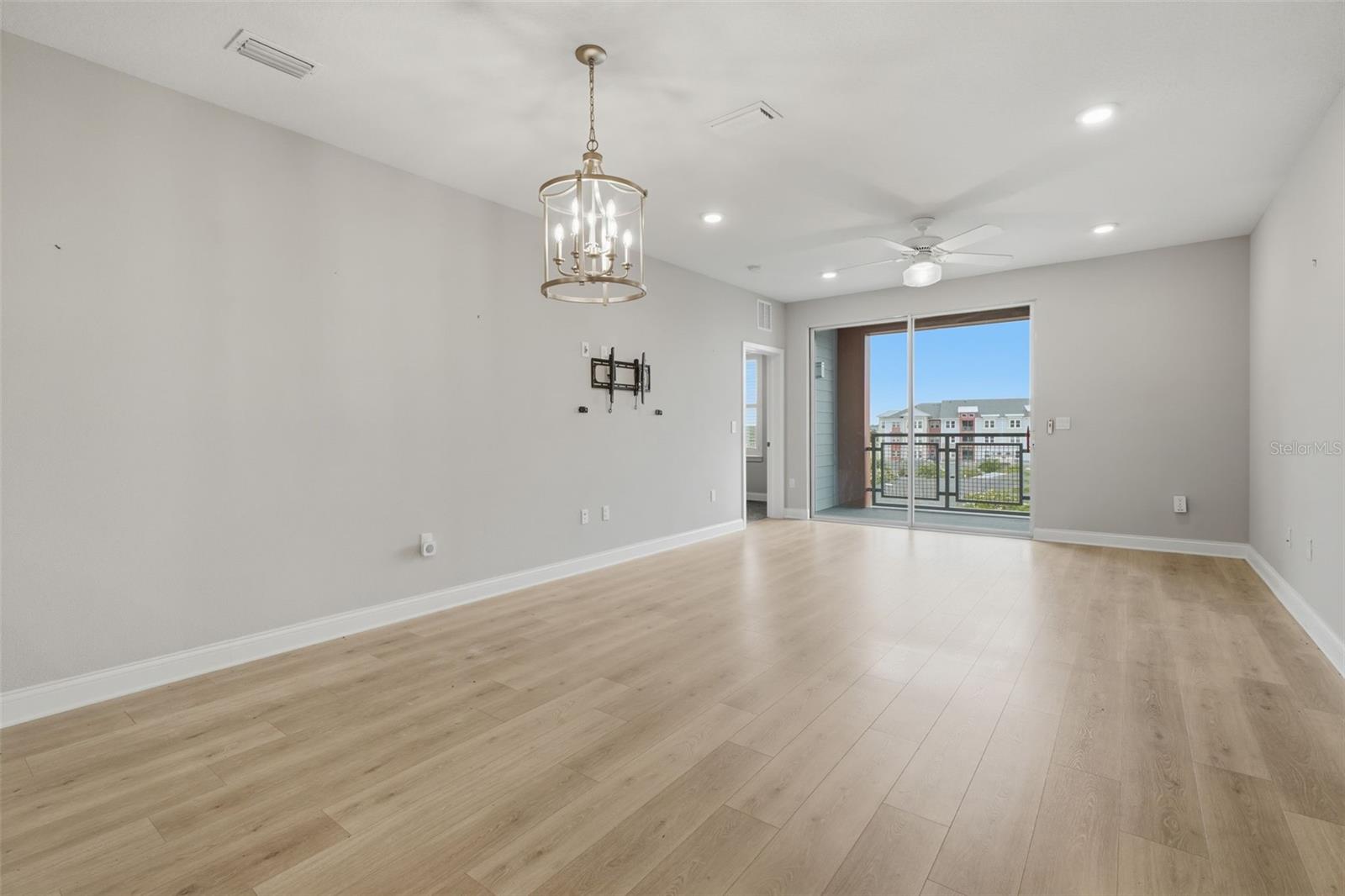 7505 Laureate Blvd #2408 Property Photo 15