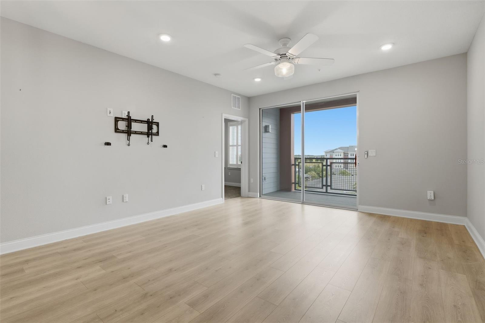 7505 Laureate Blvd #2408 Property Photo 16