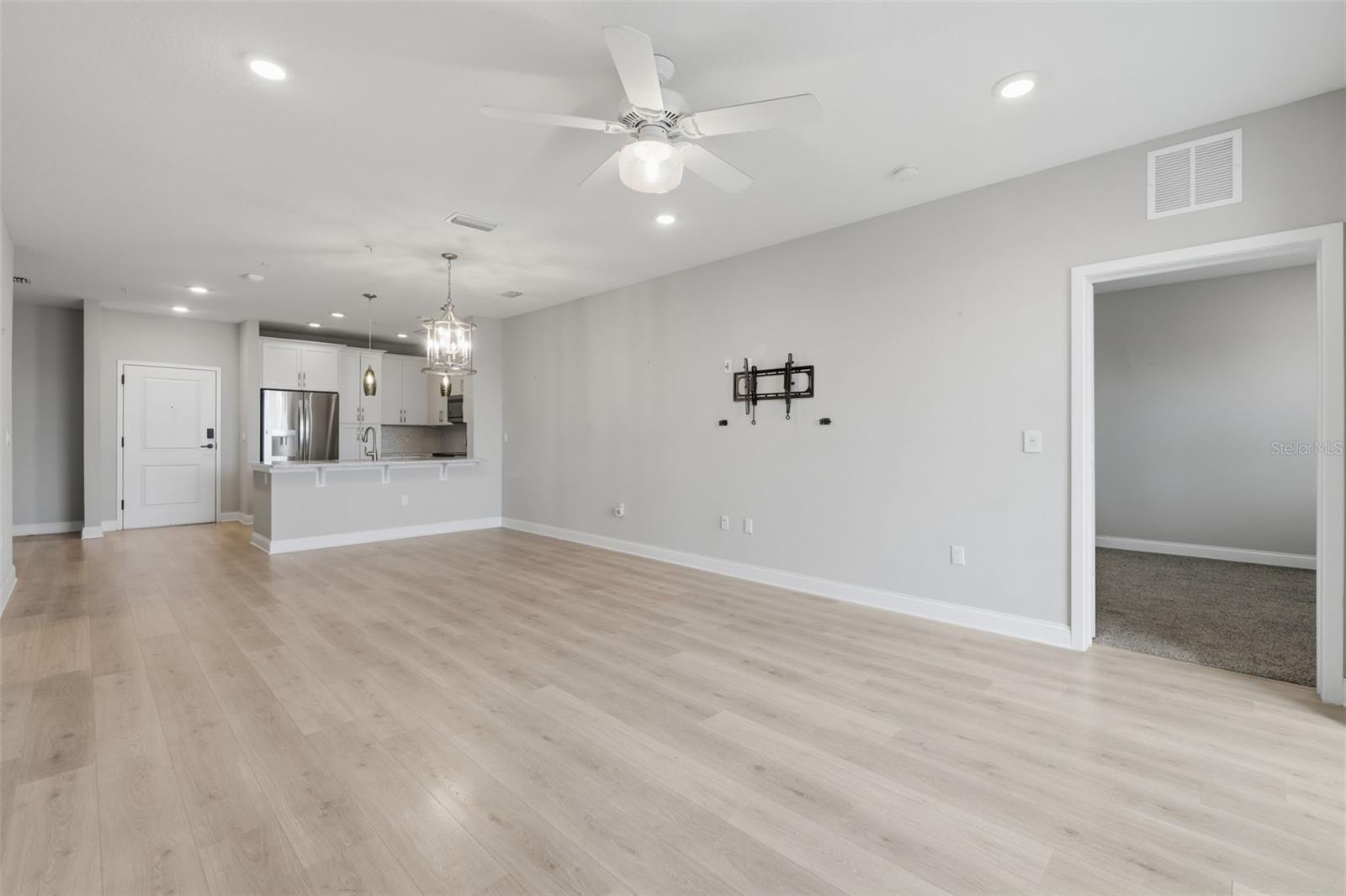 7505 Laureate Blvd #2408 Property Photo 18