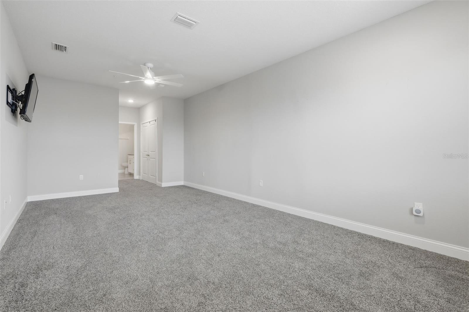 7505 Laureate Blvd #2408 Property Photo 25