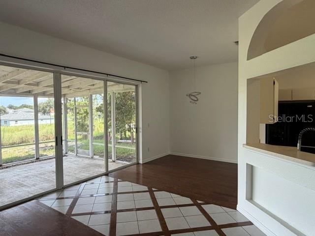 4633 Hazelgrove Dr Property Photo 4