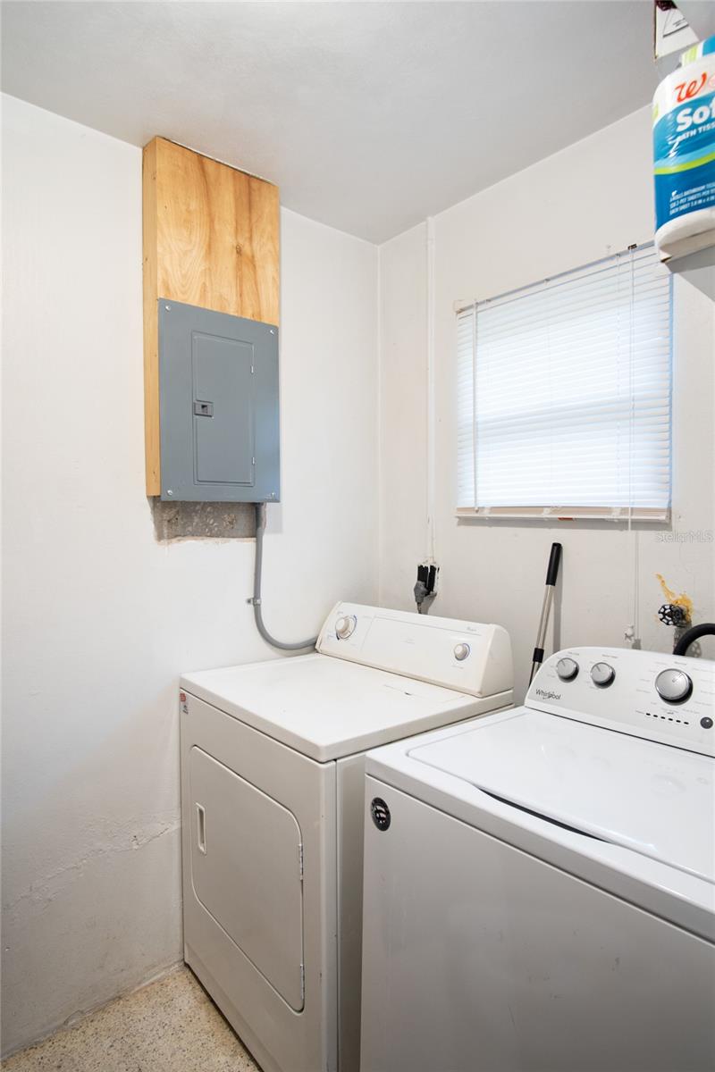 212 E Harvard St Property Photo 24