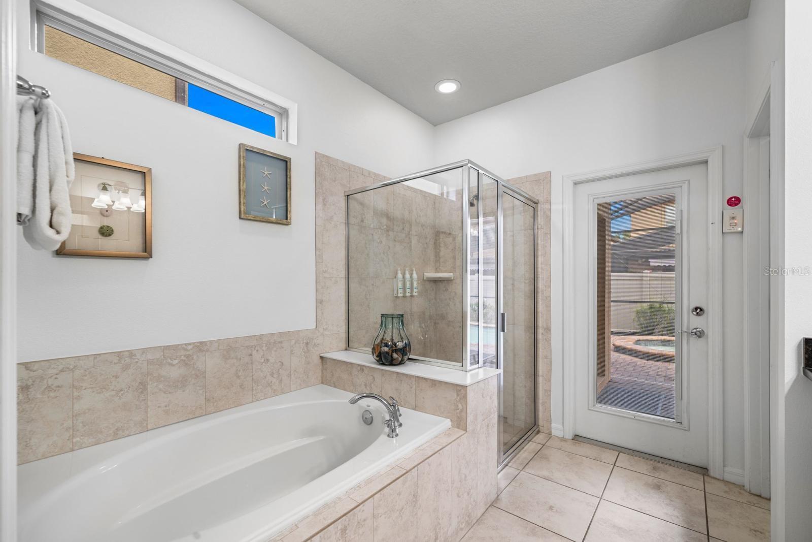 O6431362 Property Photo 12