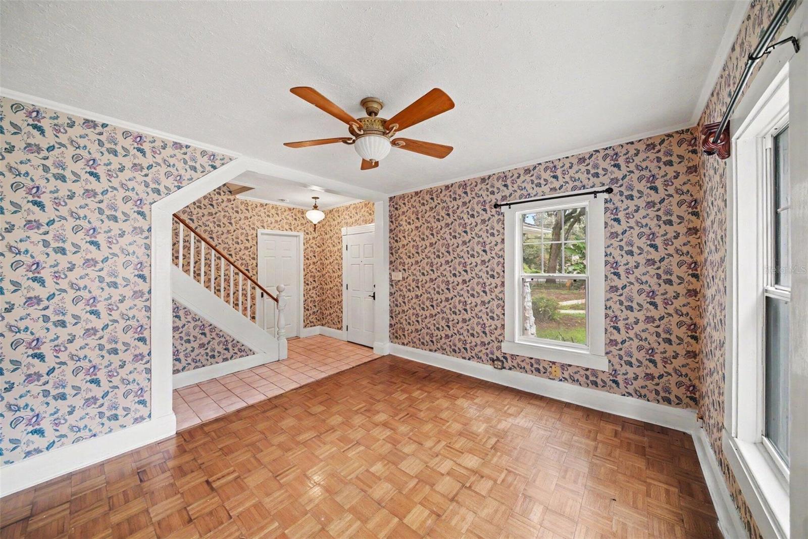 1509 W Windhorst Rd Property Photo 7