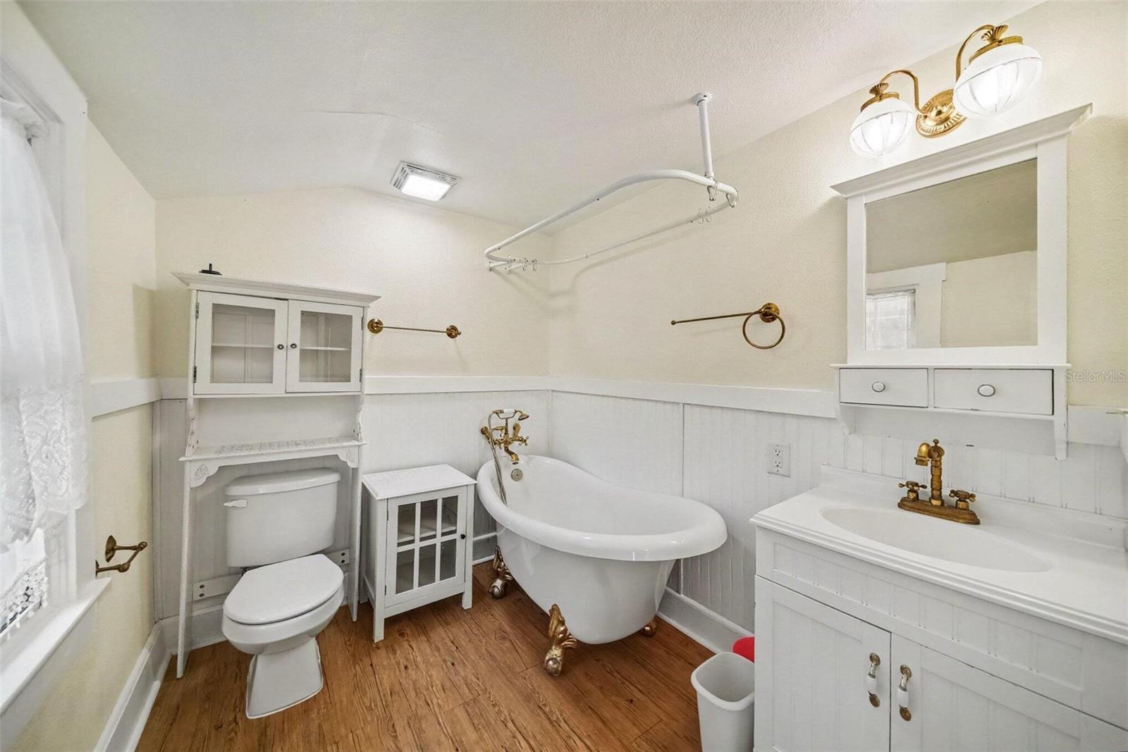 1509 W Windhorst Rd Property Photo 10
