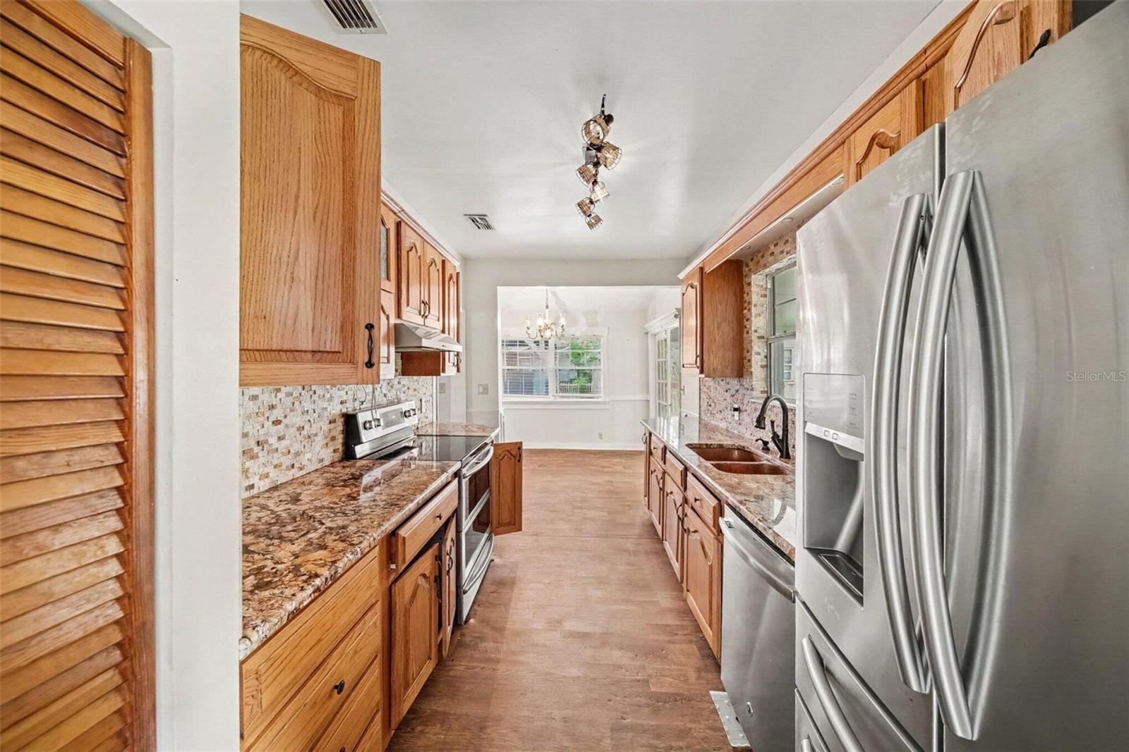 1509 W Windhorst Rd Property Photo 14