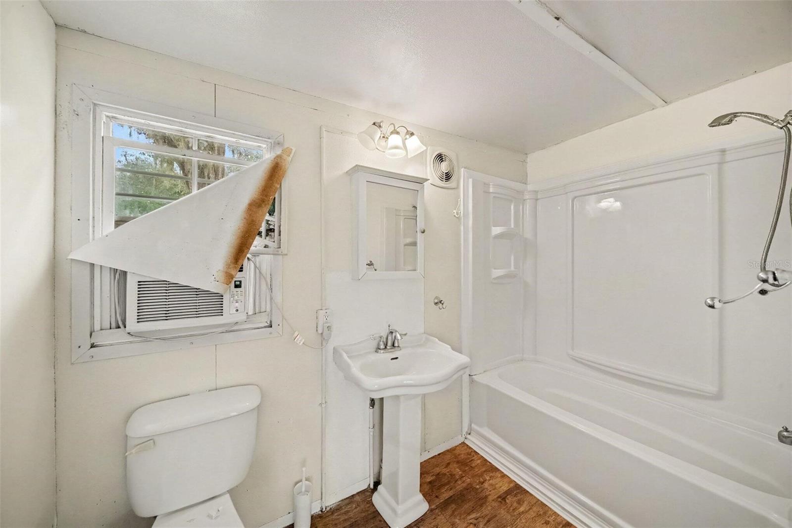 1509 W Windhorst Rd Property Photo 24
