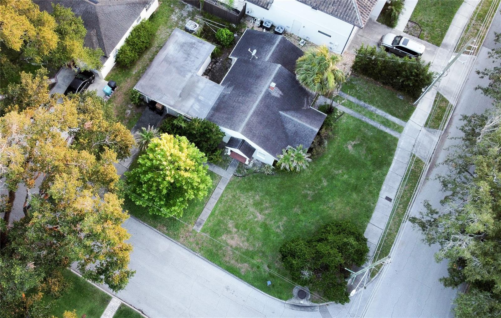 2942 HELEN AVE