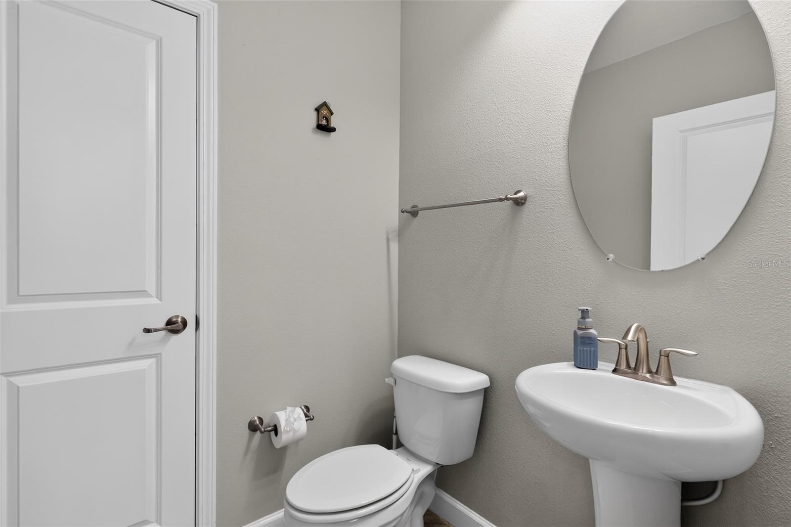 1677 Ludington Ave Property Photo 29
