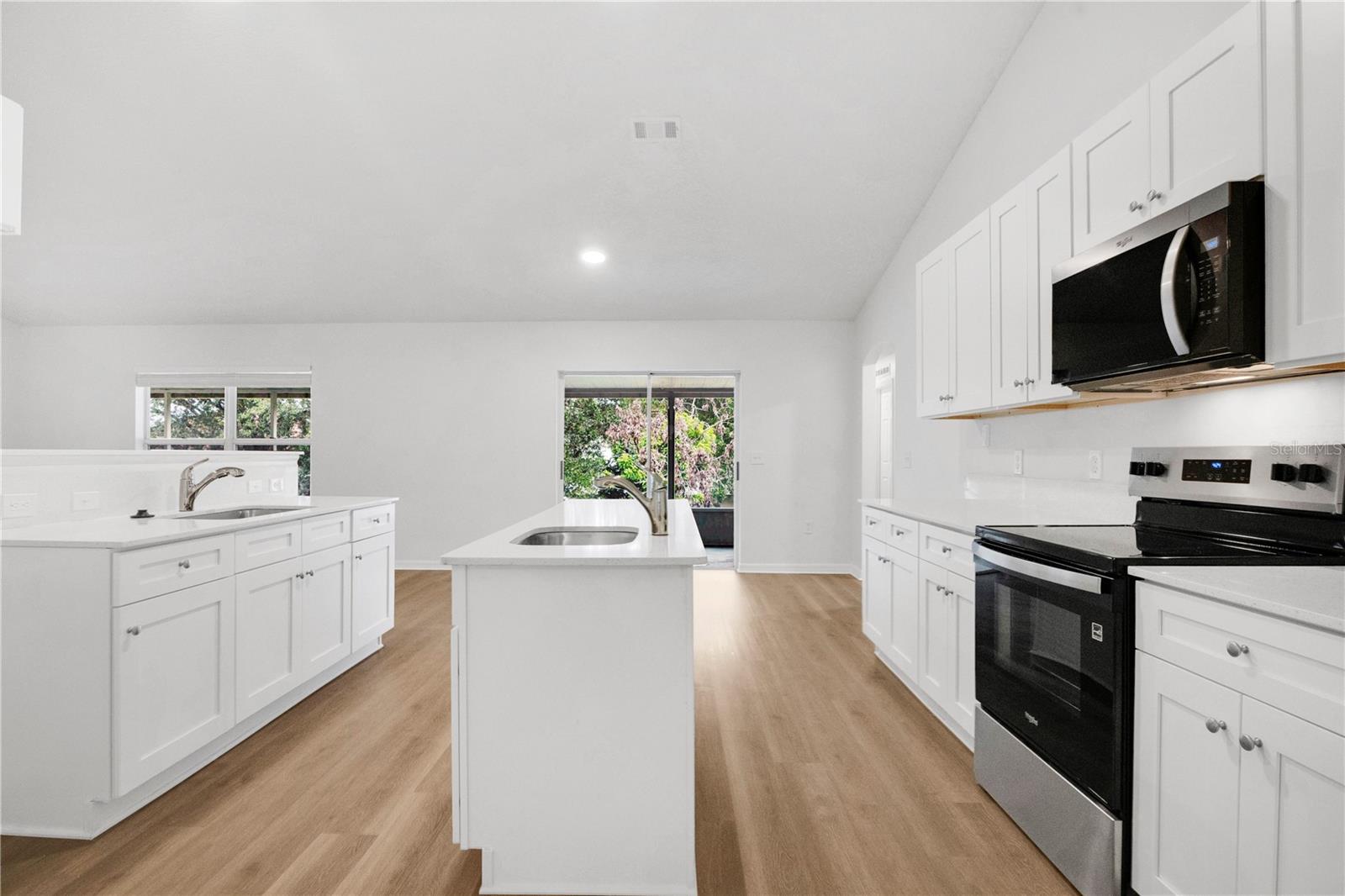 2885 White Magnolia Loop Property Photo 8