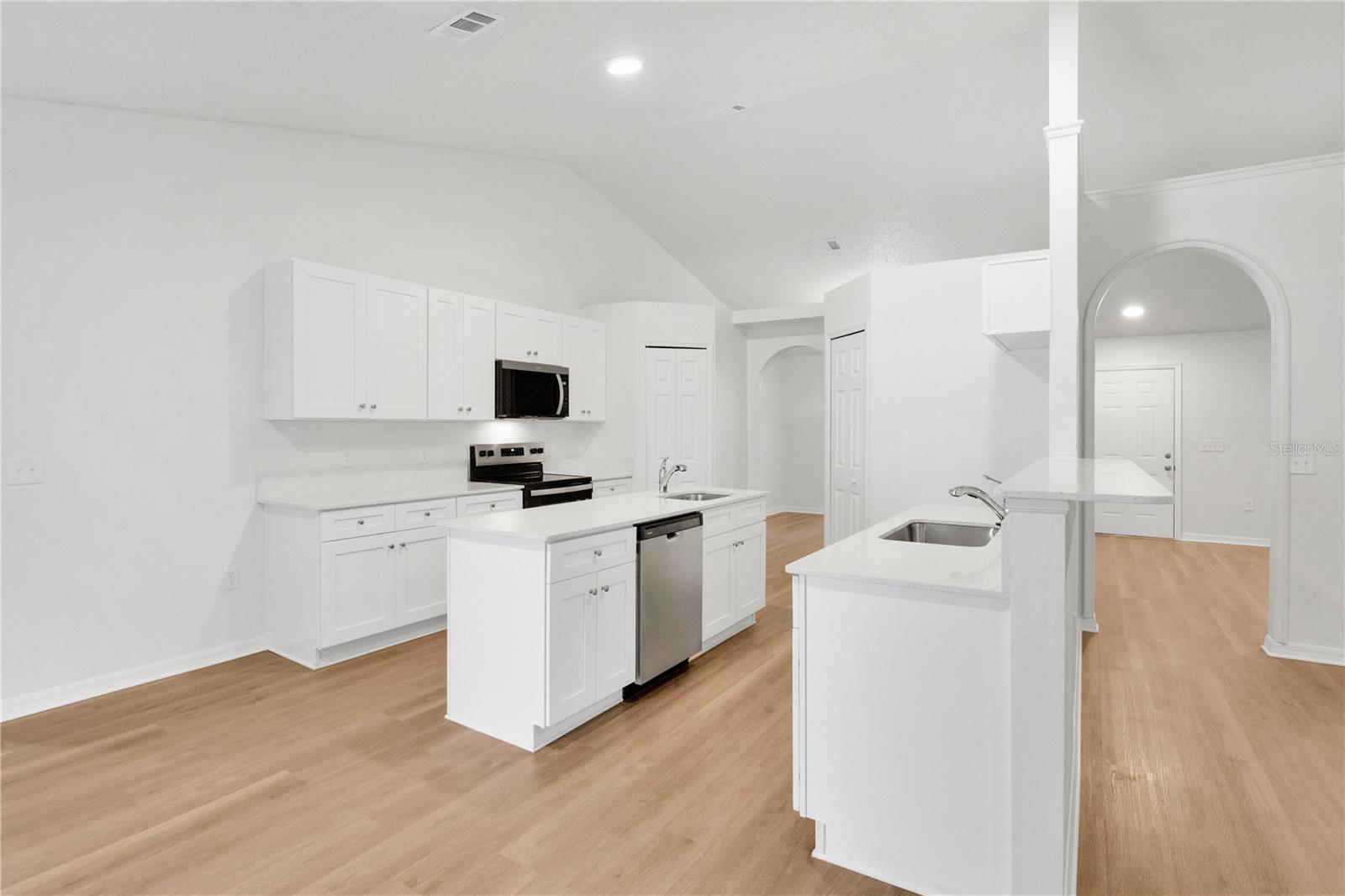 2885 White Magnolia Loop Property Photo 9