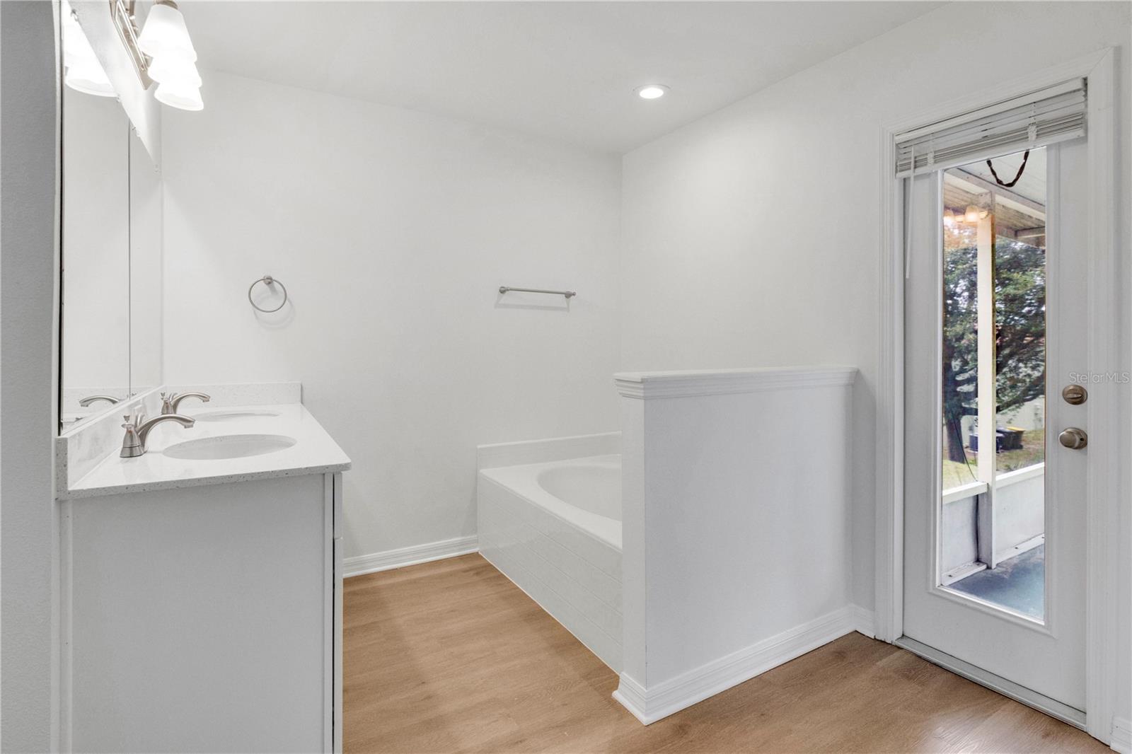 2885 White Magnolia Loop Property Photo 15