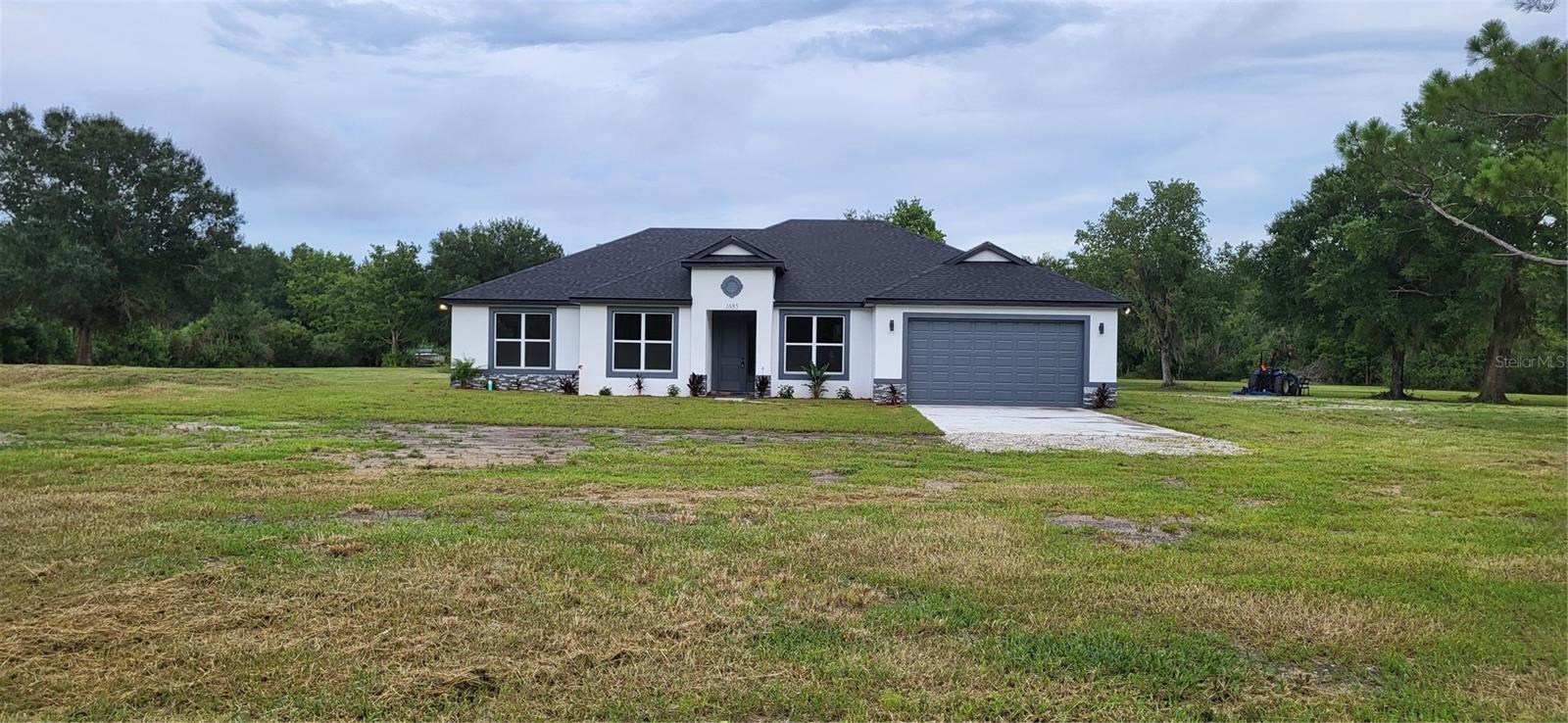 1685 E Osceola Rd Property Photo 2