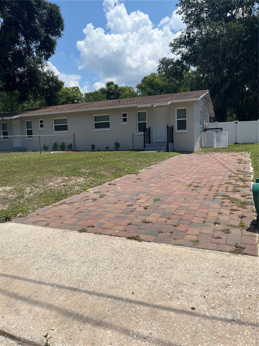 1424 N TREMAIN ST Property Photo 1