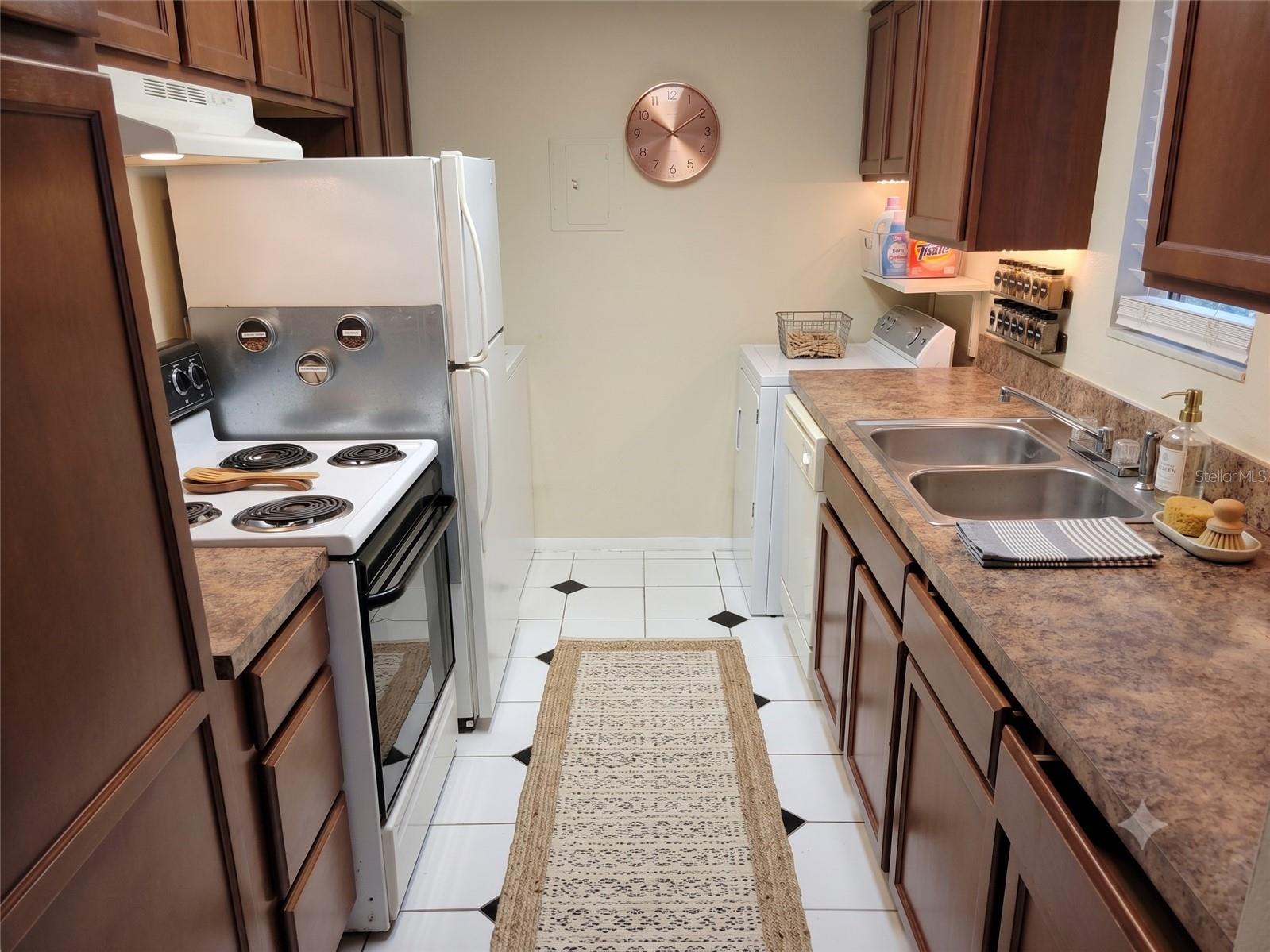 4322 Lakeway Dr #13f Property Photo 7