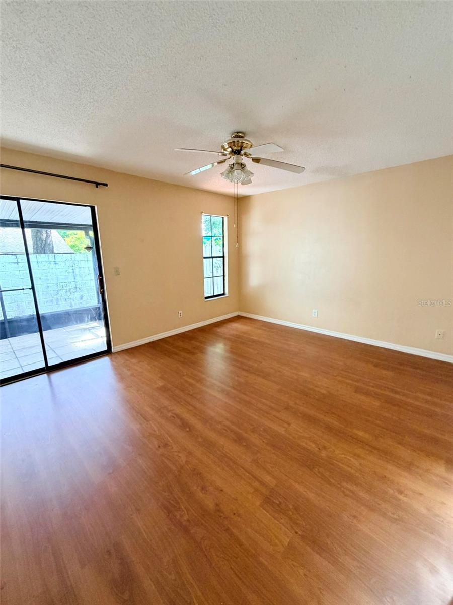 437 Wood Rose Ln Property Photo 4