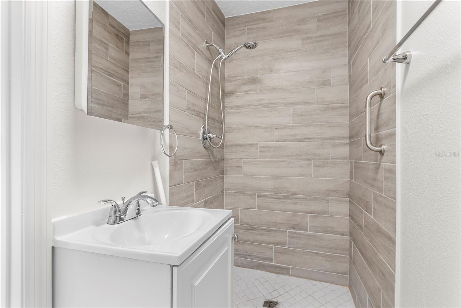 909 Ursula St Property Photo 15