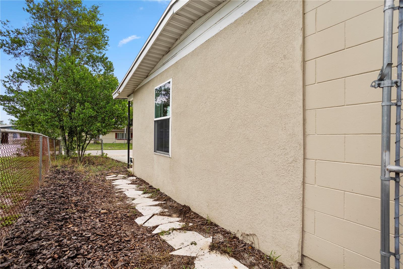 909 Ursula St Property Photo 27