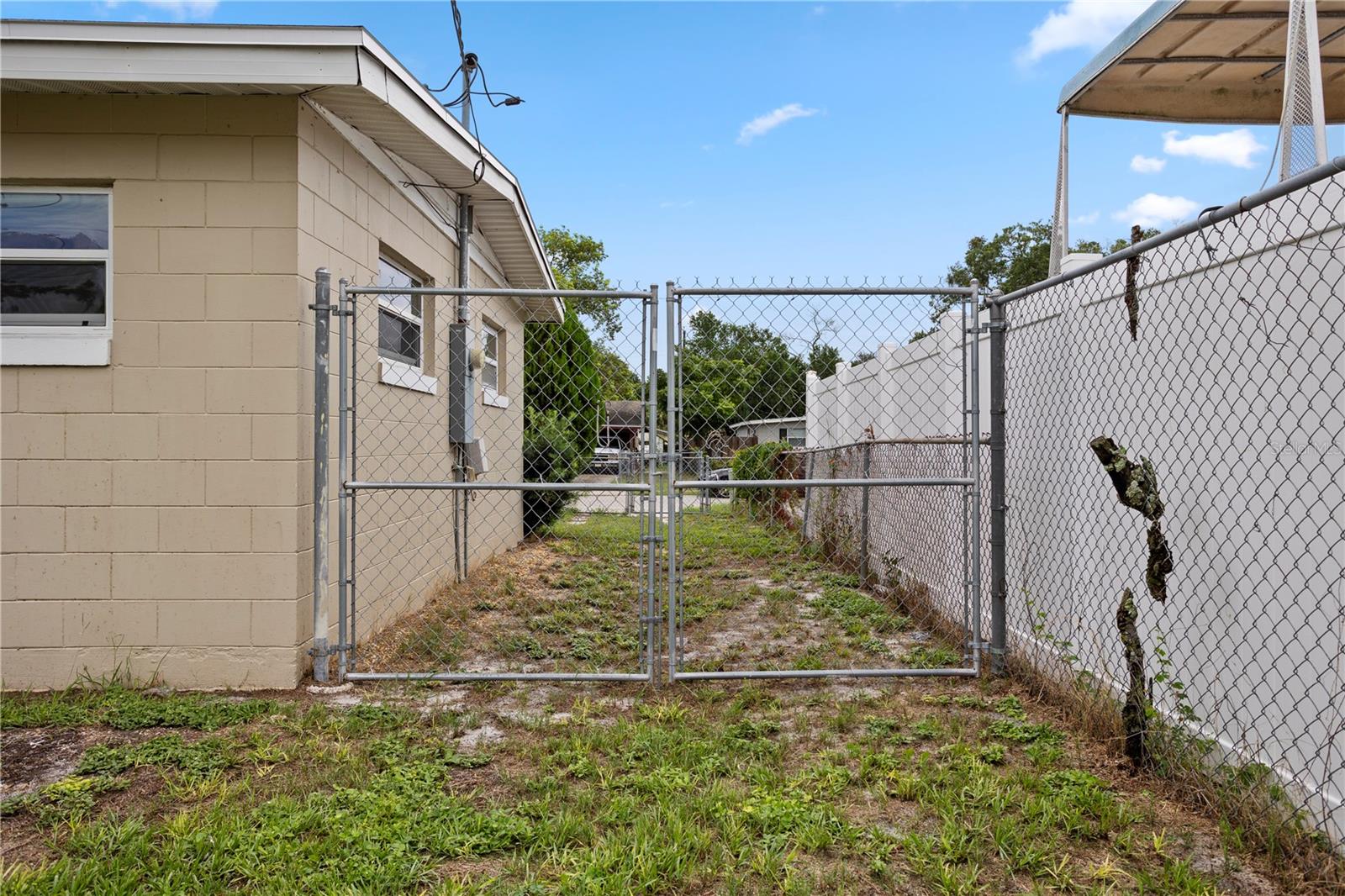 909 Ursula St Property Photo 28