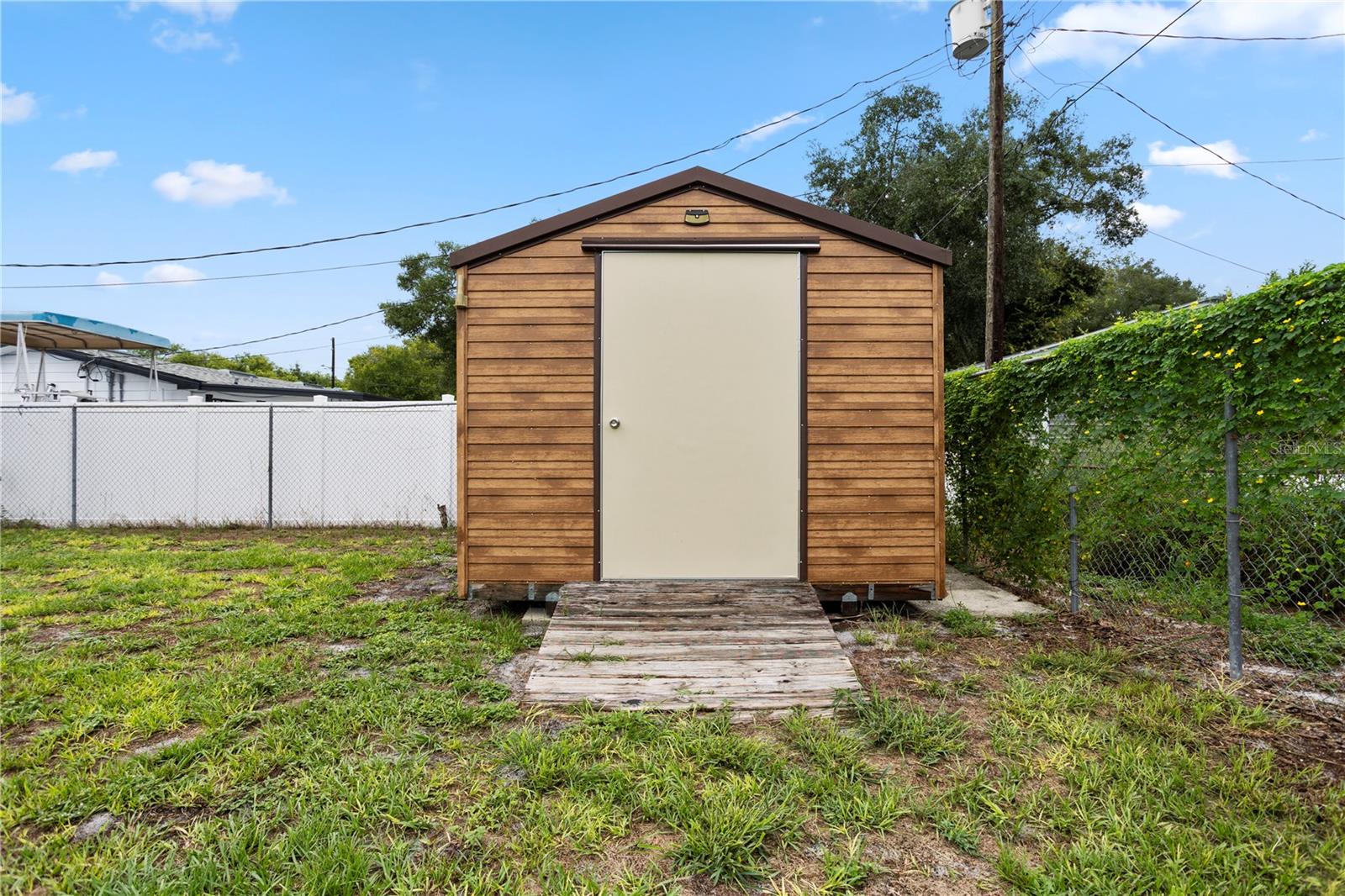 909 Ursula St Property Photo 29