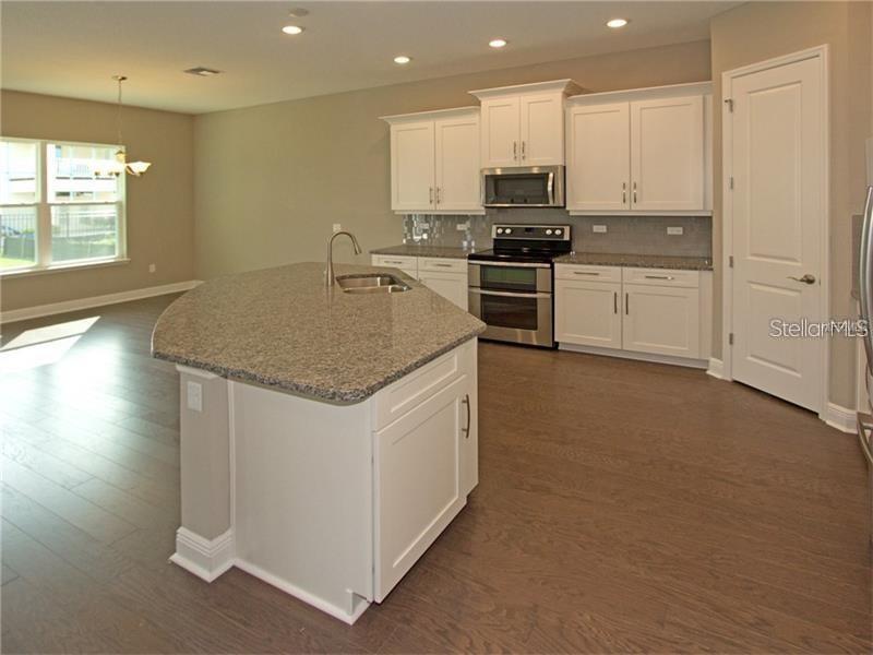 8712 Crescendo Ave Property Photo 6