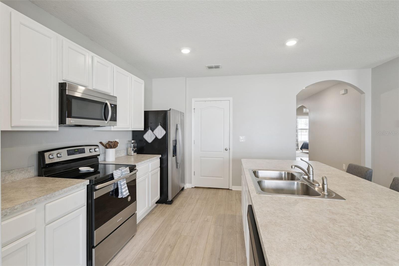 1869 Sunset Ridge Dr Property Photo 14