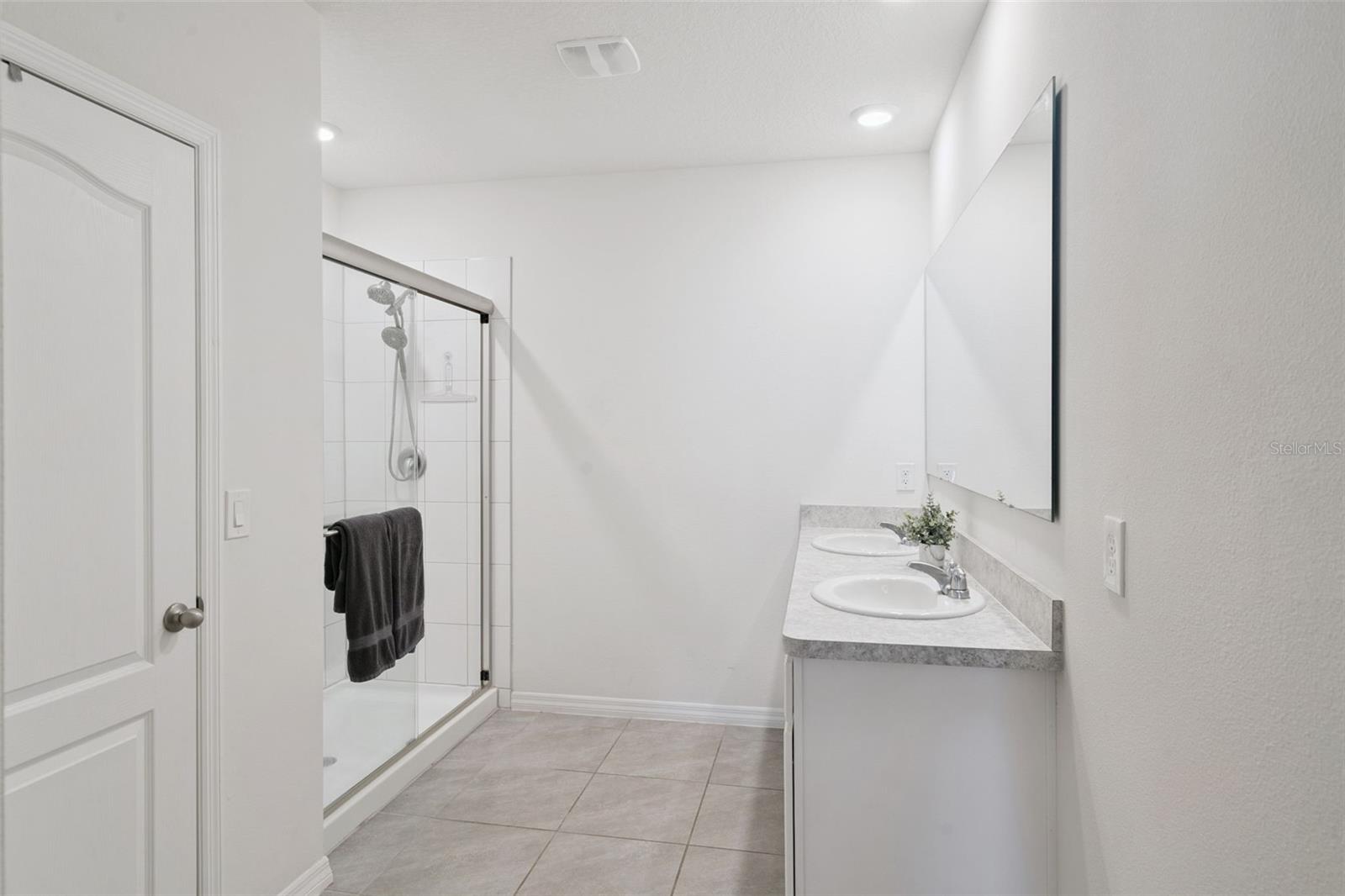 1869 Sunset Ridge Dr Property Photo 21