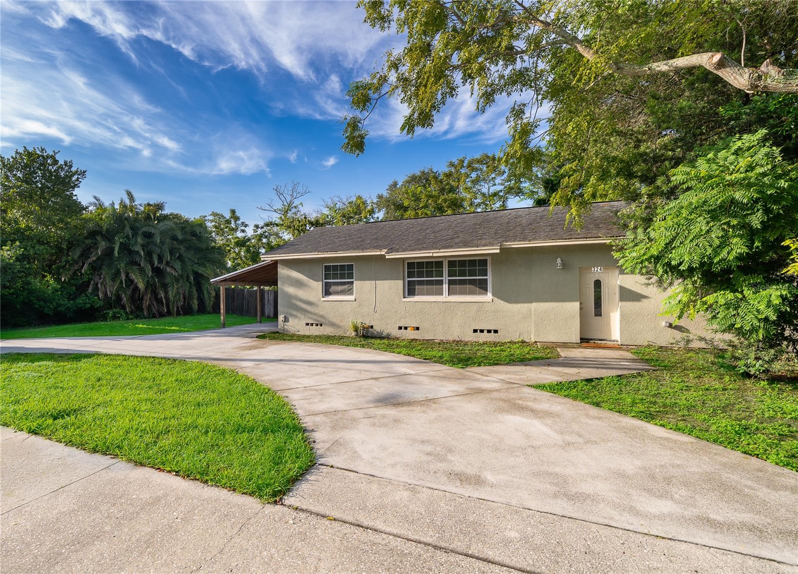 324 Seminola Blvd Property Photo 2