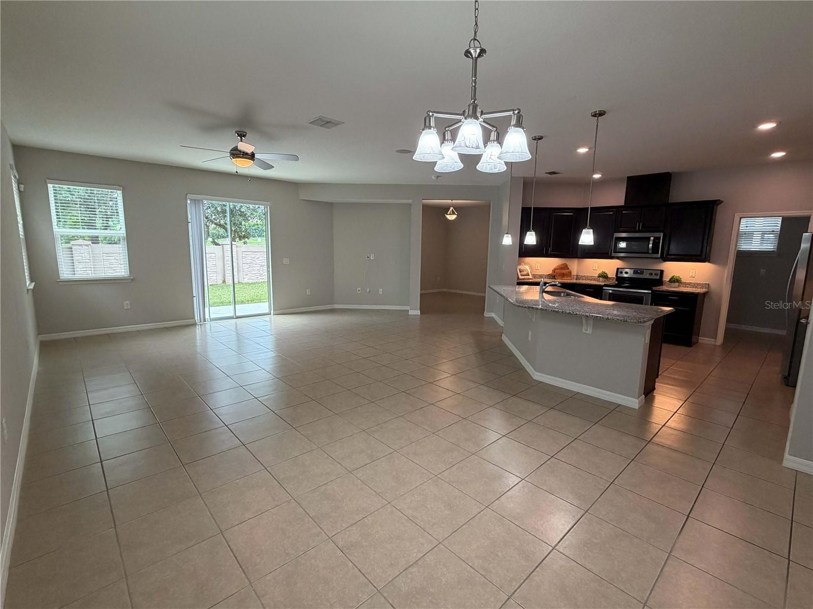 476 Bottlebrush Loop Property Photo 5