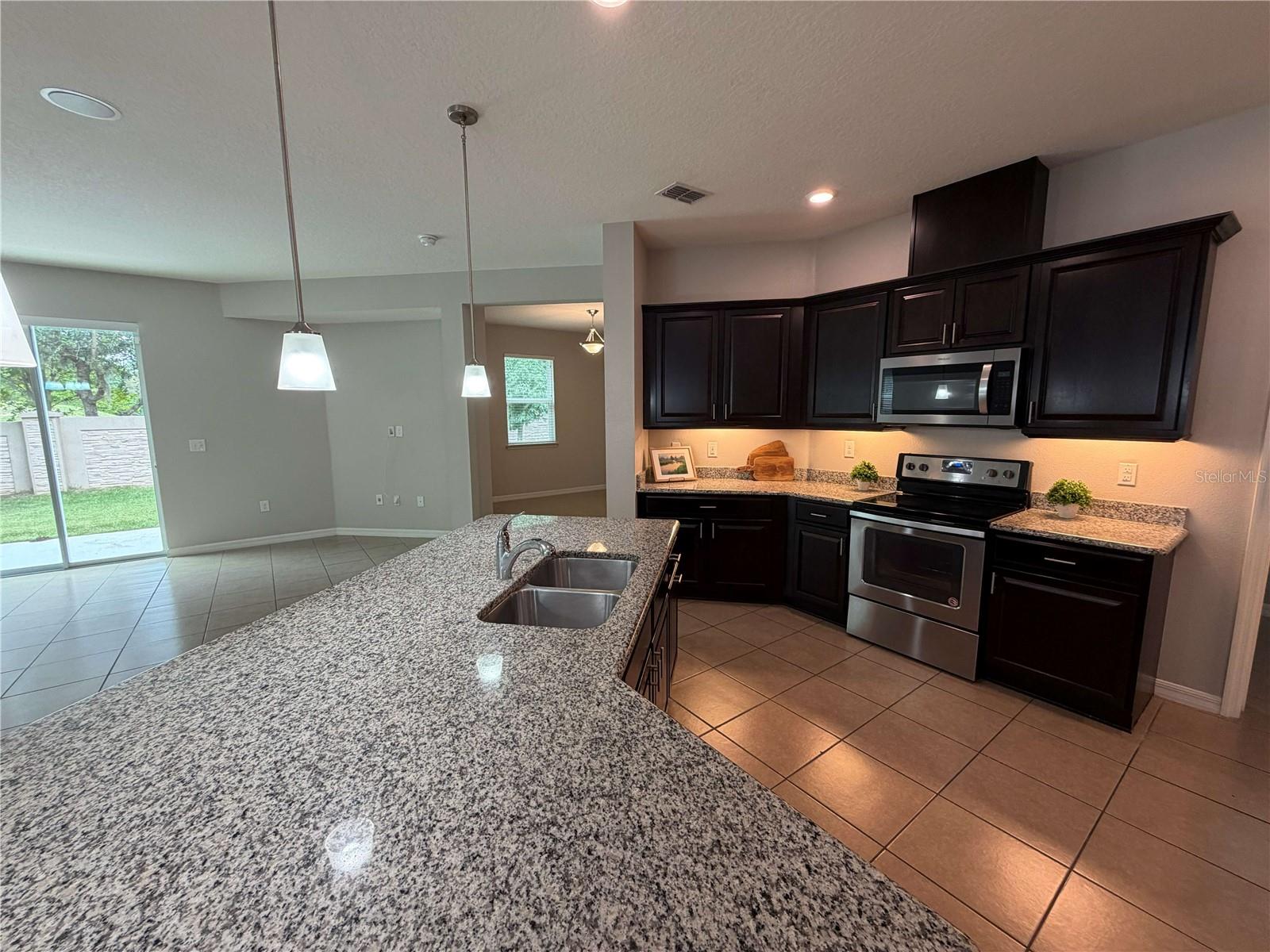 476 Bottlebrush Loop Property Photo 11