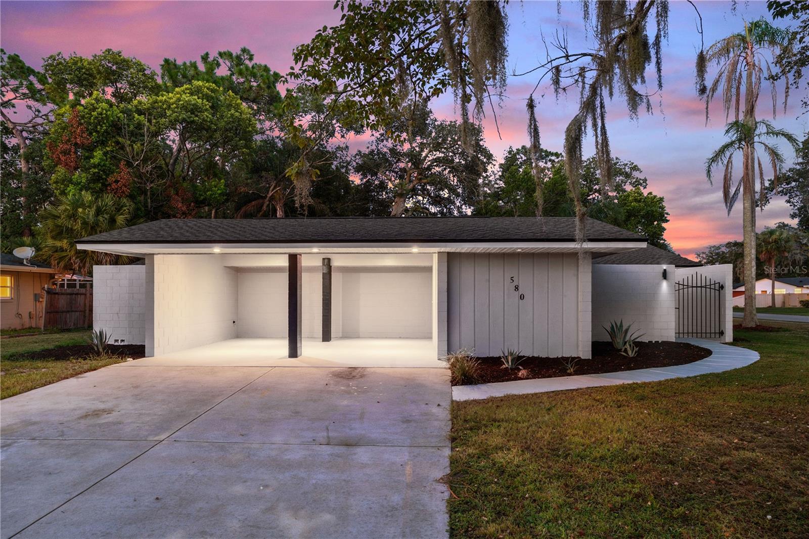 580 DEVONSHIRE BLVD