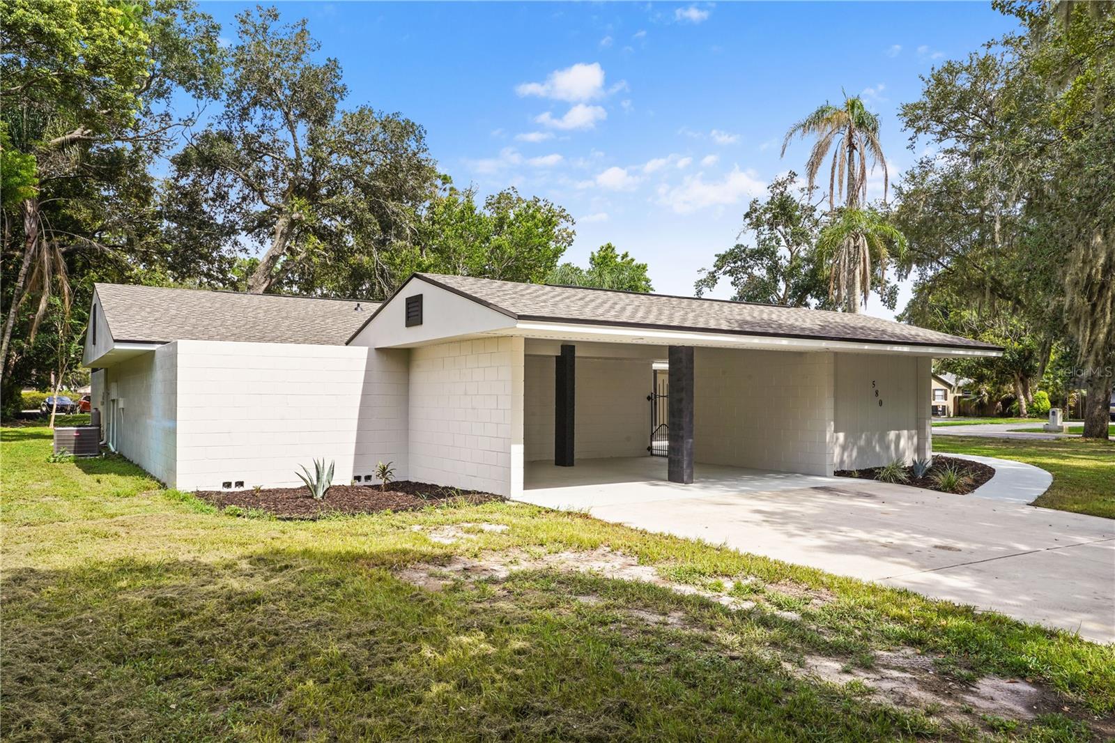 580 Devonshire Blvd Property Photo 7