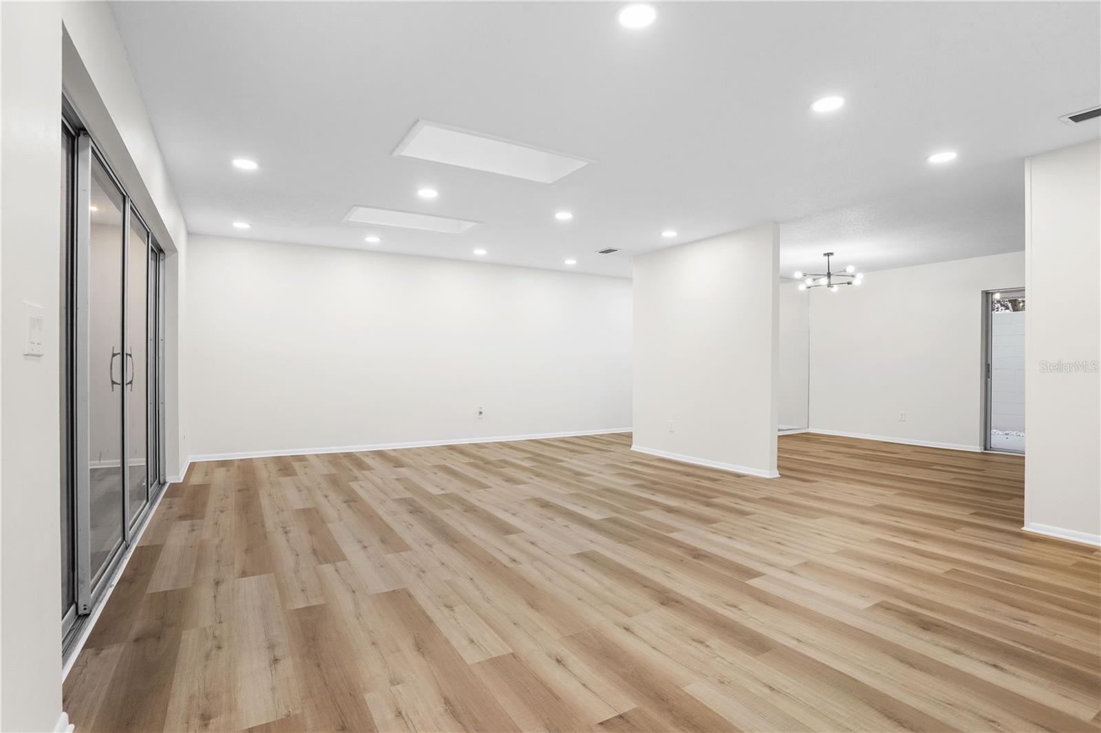 580 Devonshire Blvd Property Photo 15