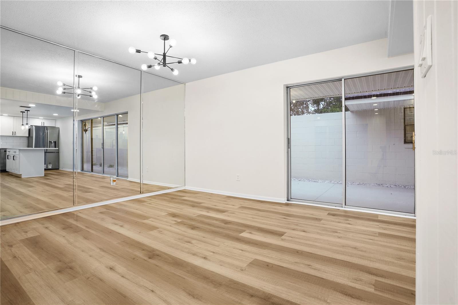 580 Devonshire Blvd Property Photo 25