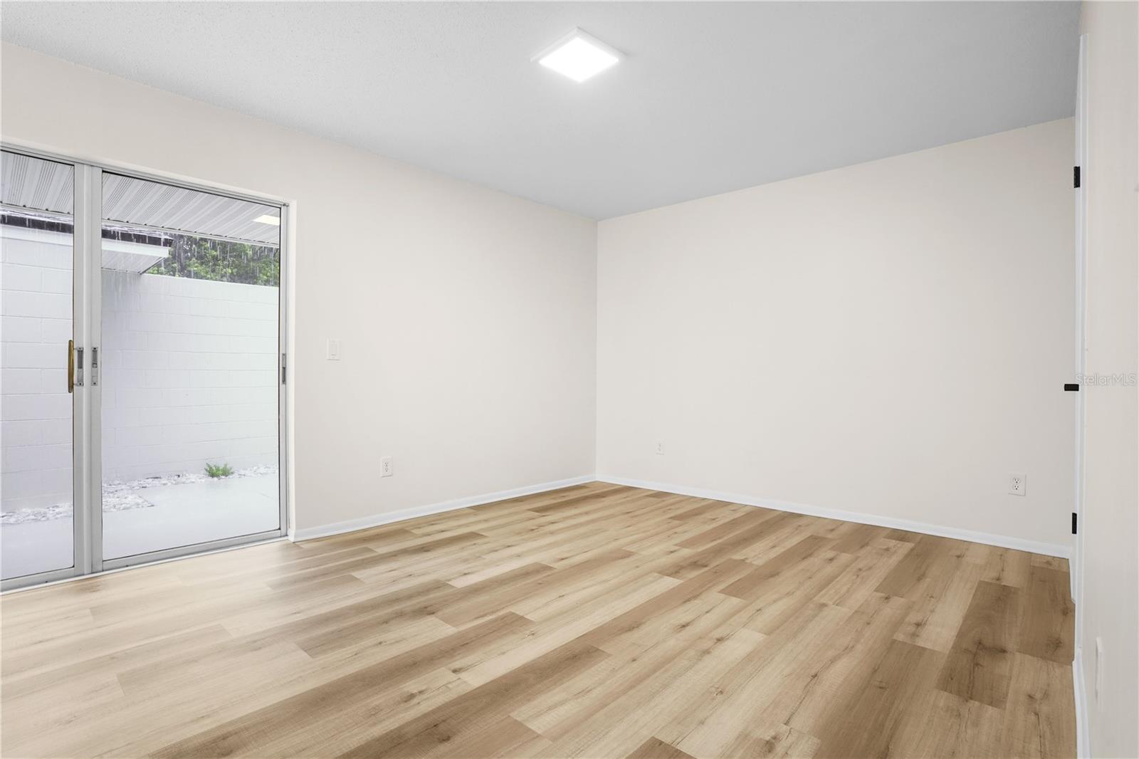 580 Devonshire Blvd Property Photo 27