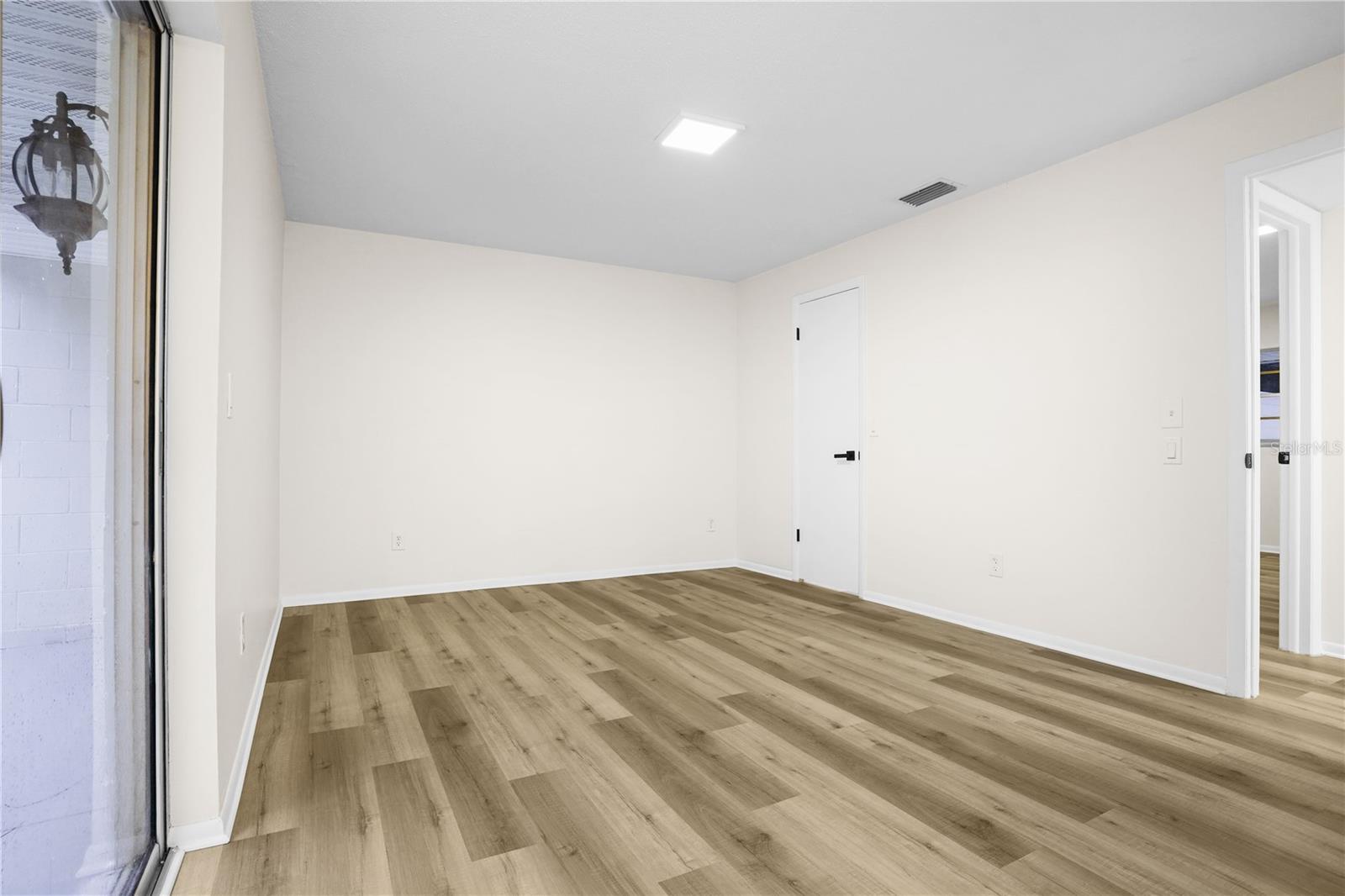 580 Devonshire Blvd Property Photo 28
