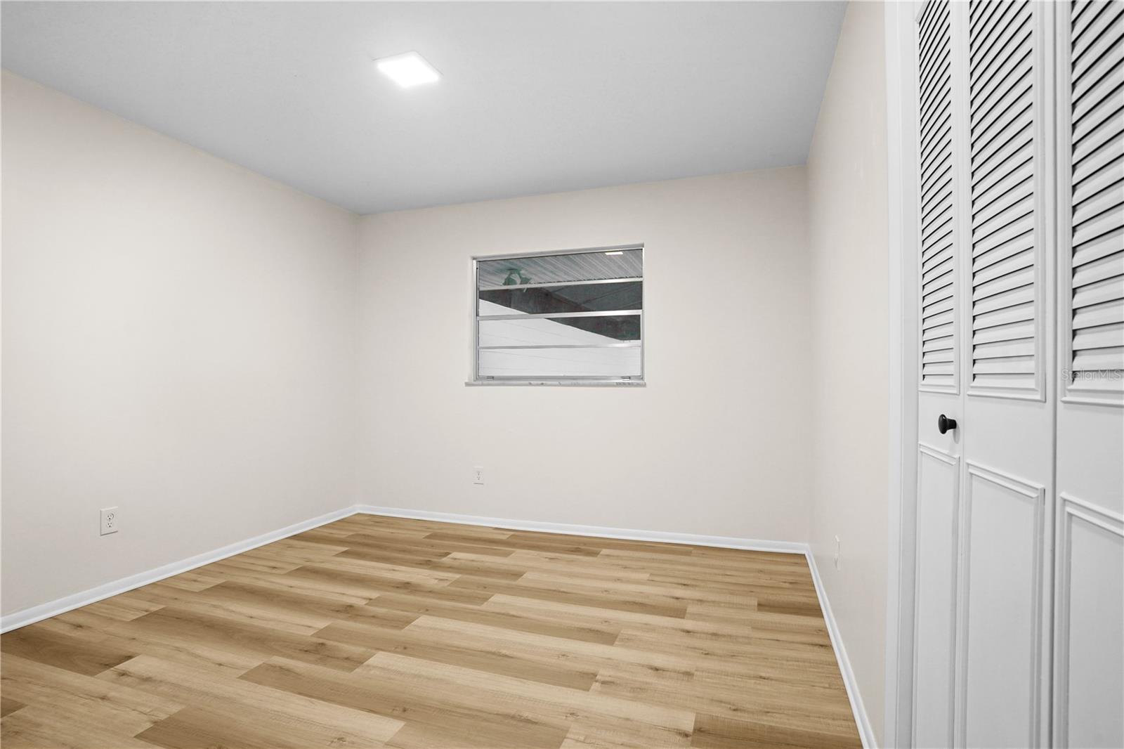 580 Devonshire Blvd Property Photo 33