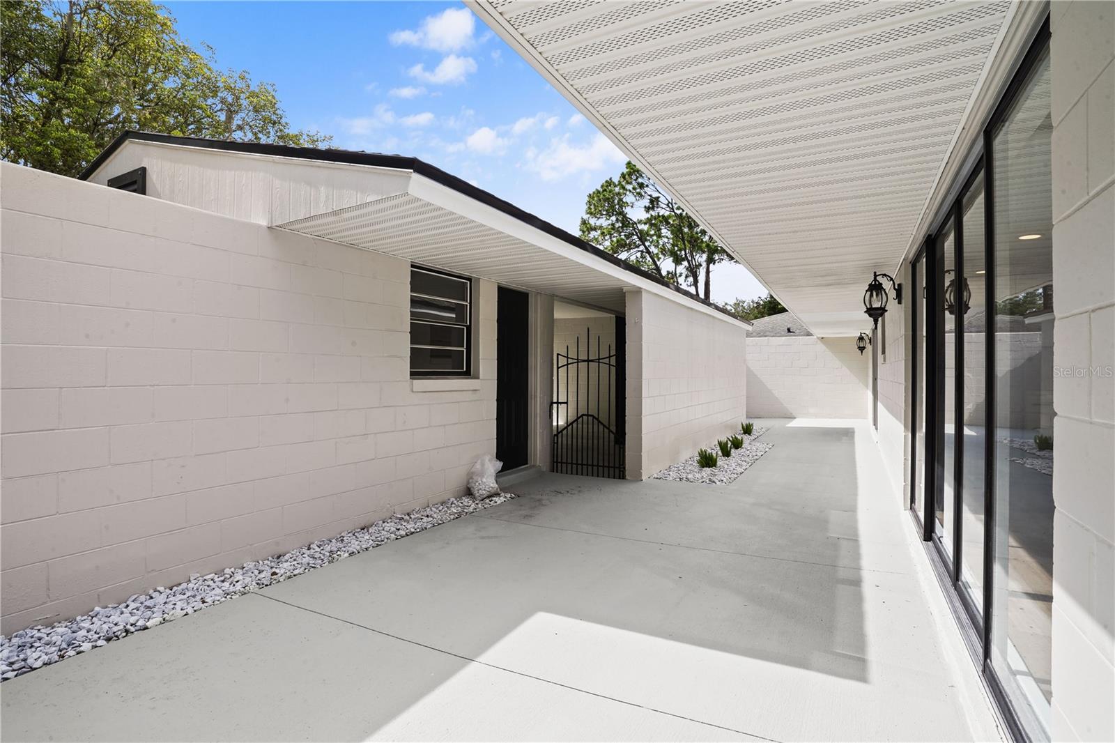 580 Devonshire Blvd Property Photo 44