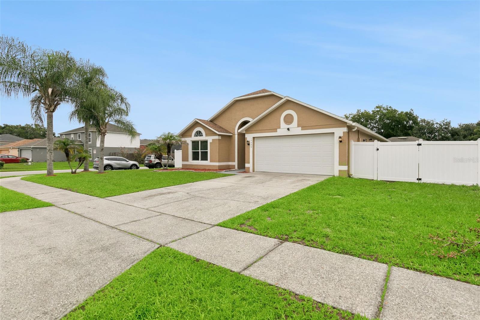 14426 Lake Price Dr Property Photo 3